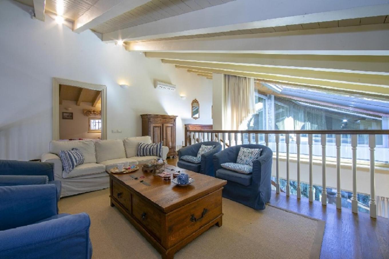 Villa photo 3