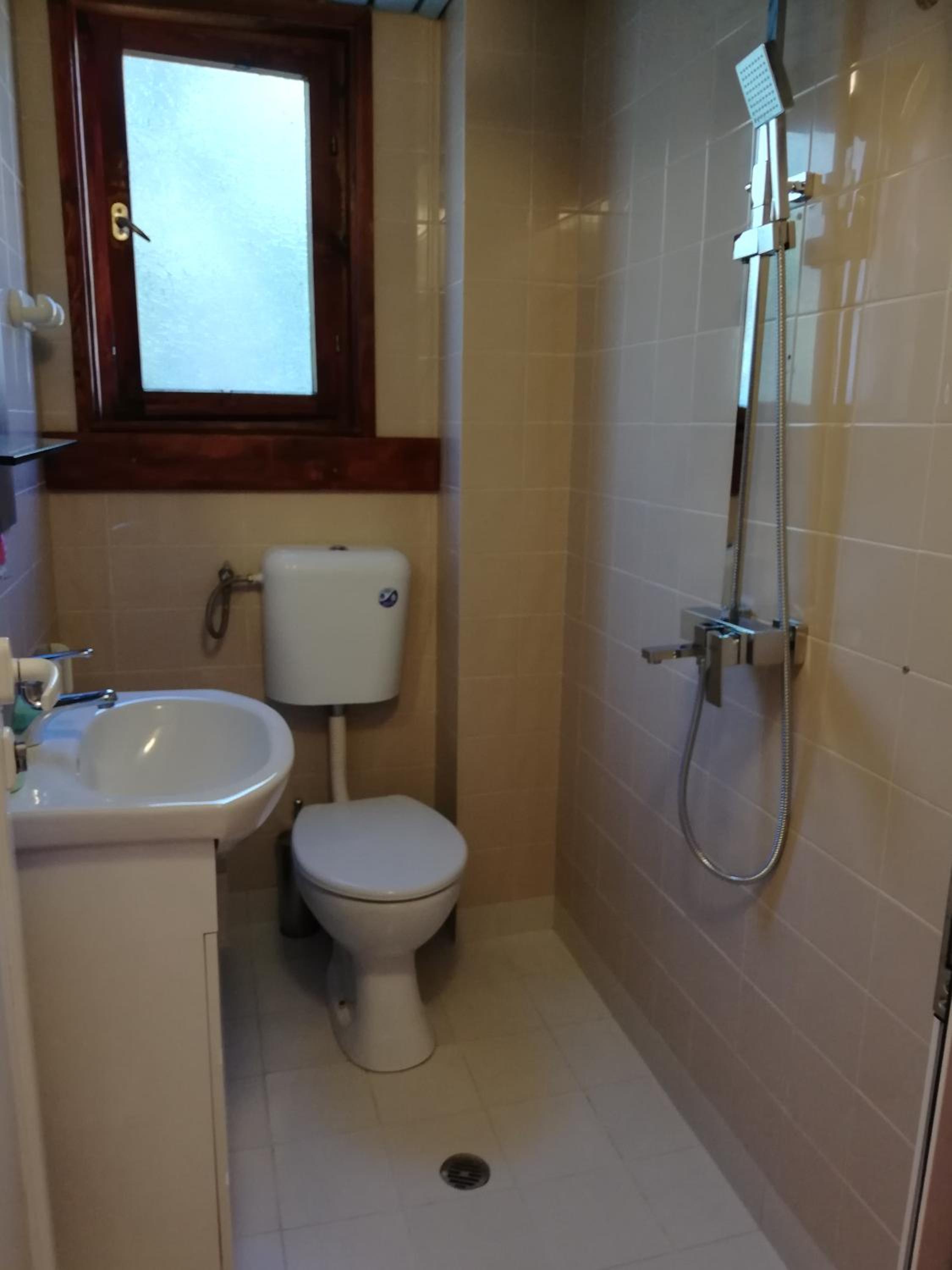 One-Bedroom Apartment with Balcony photo 2