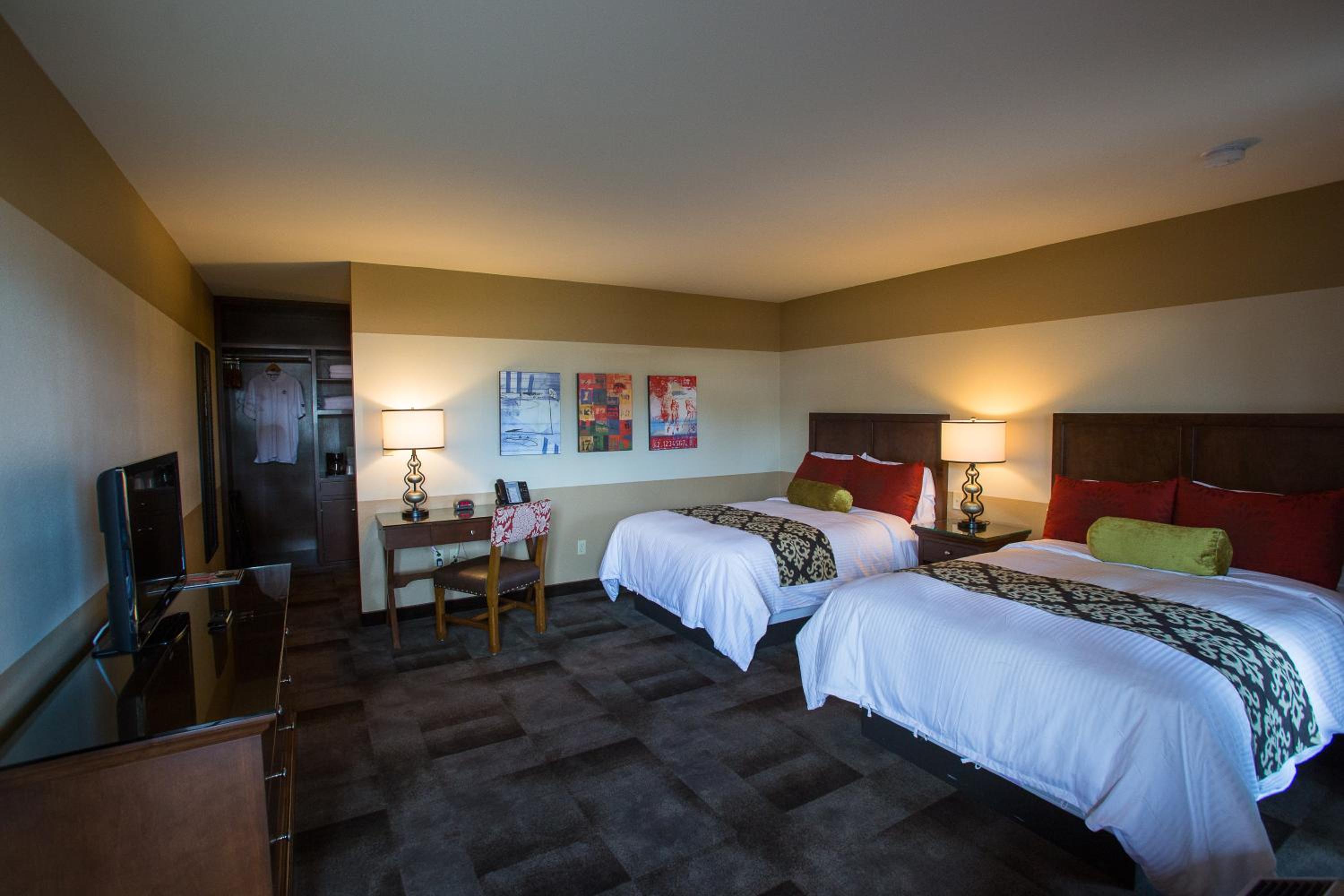 Standard Room, 2 Double Beds, Non-Smoking - Photo 1