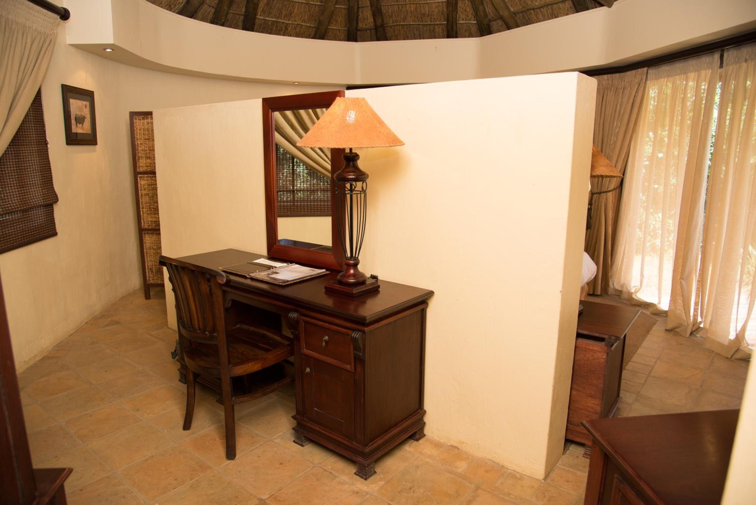Chalet with King Bed - Photo 4
