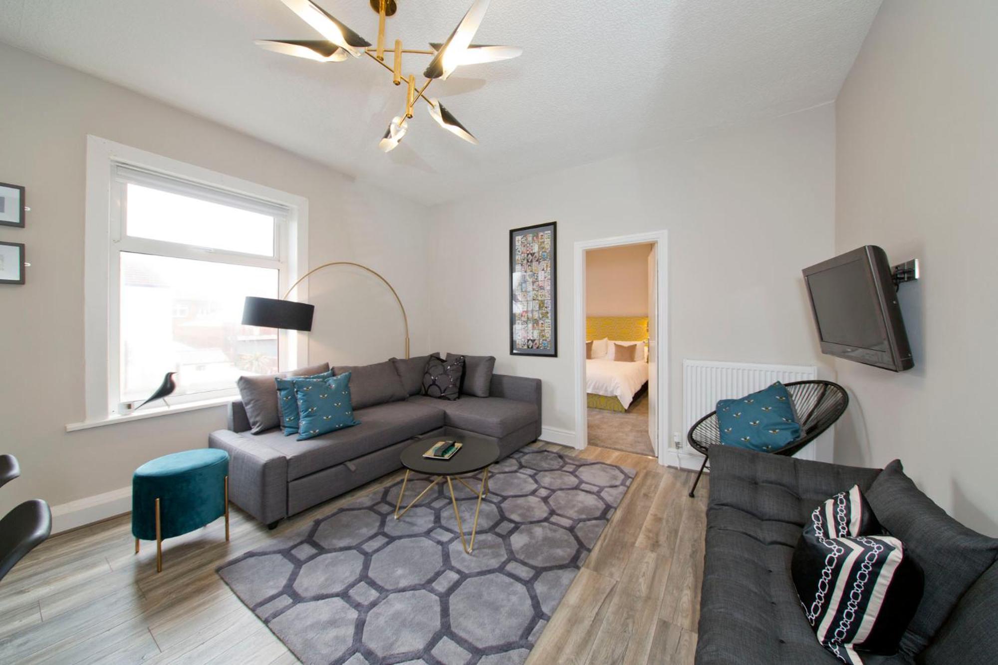 One-Bedroom Apartment - Photo 1