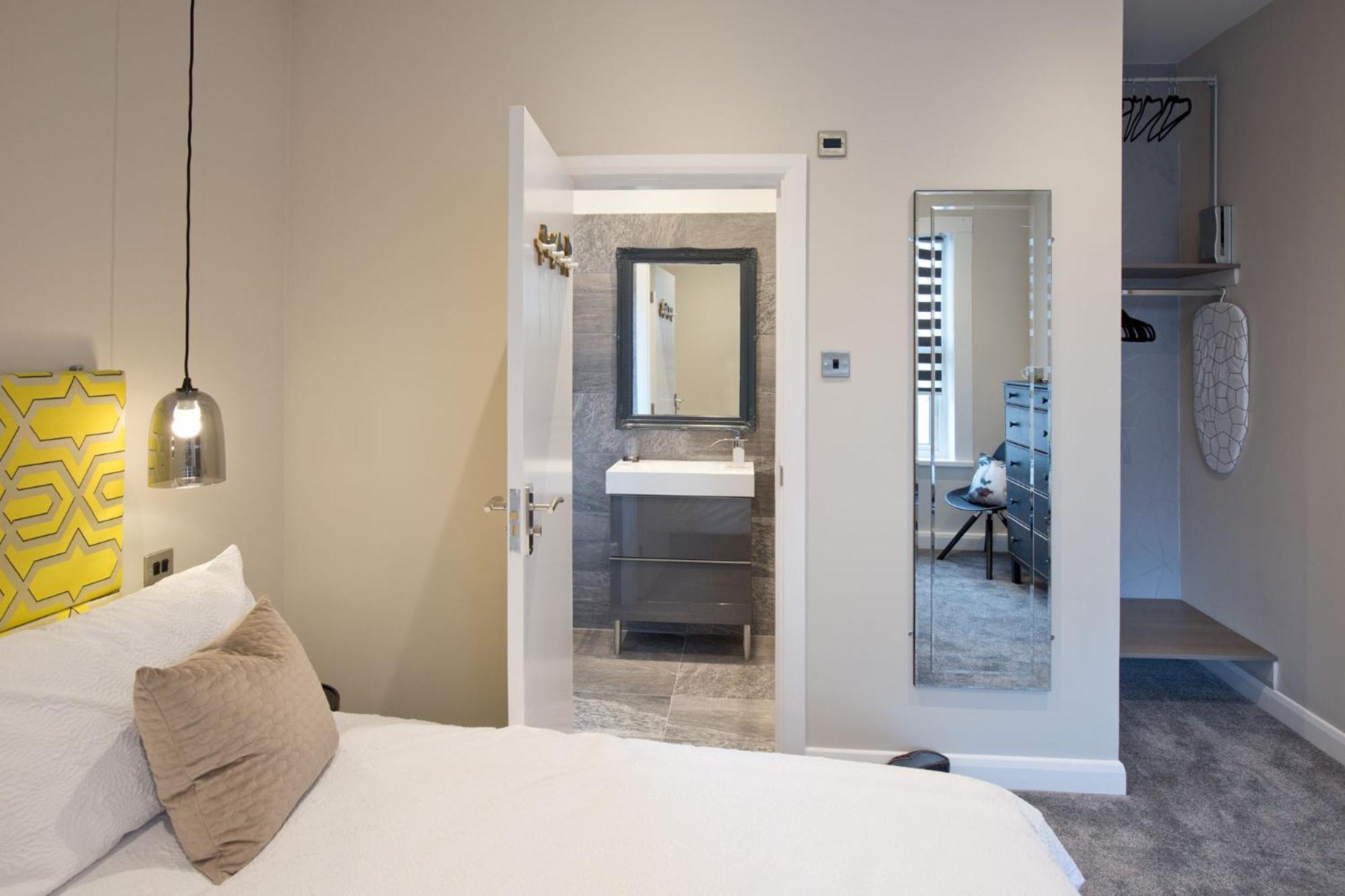 One-Bedroom Apartment - Photo 16