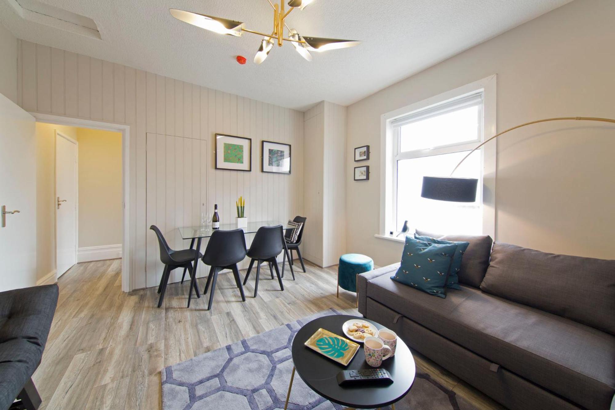One-Bedroom Apartment - Photo 3