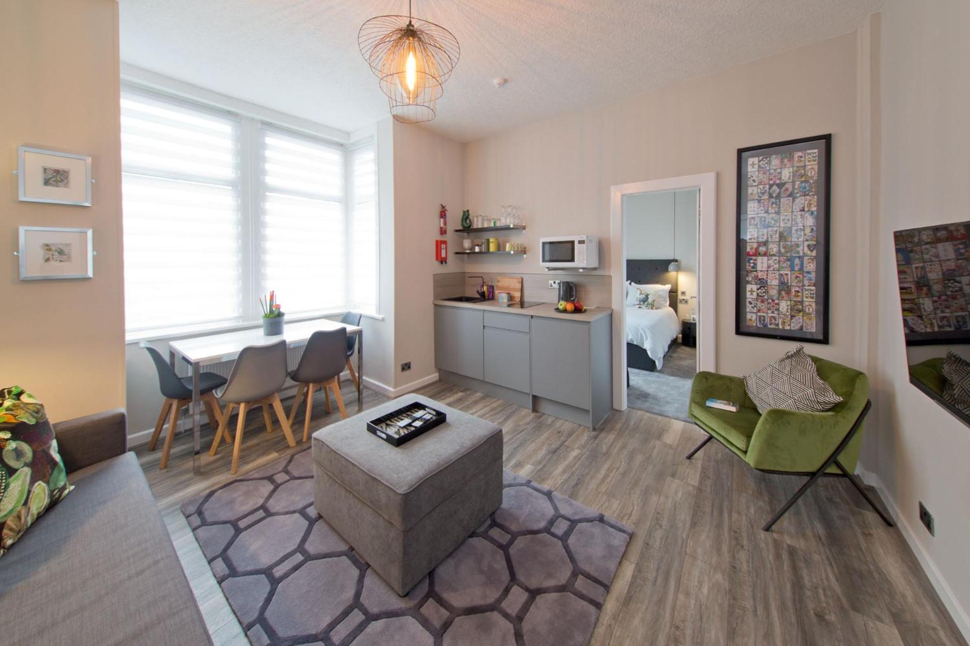 One-Bedroom Apartment - Photo 12