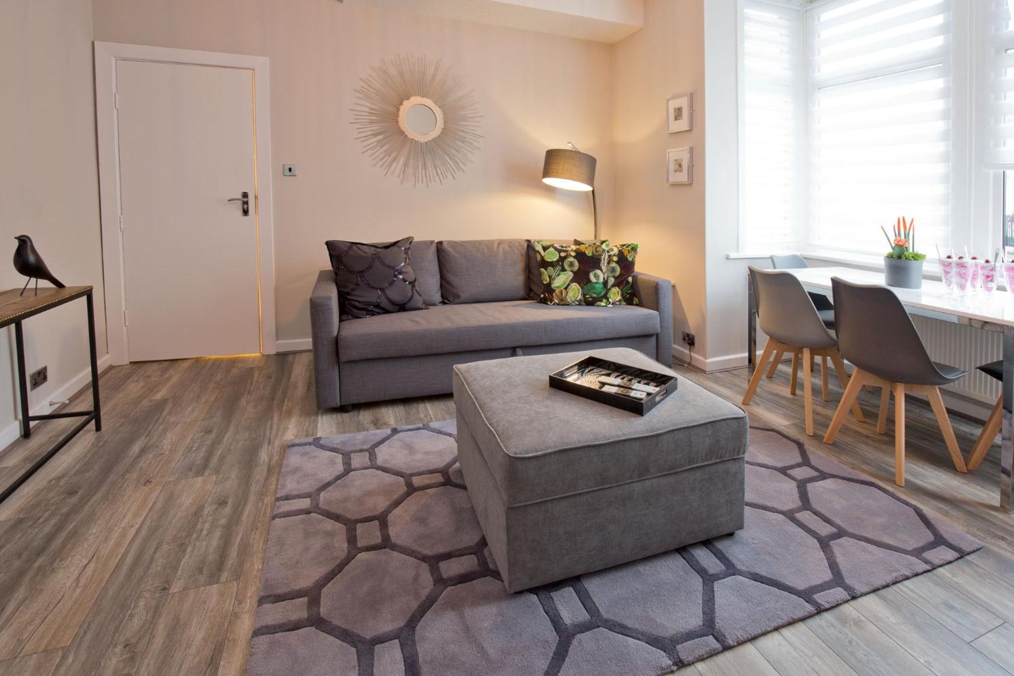 One-Bedroom Apartment - Photo 1
