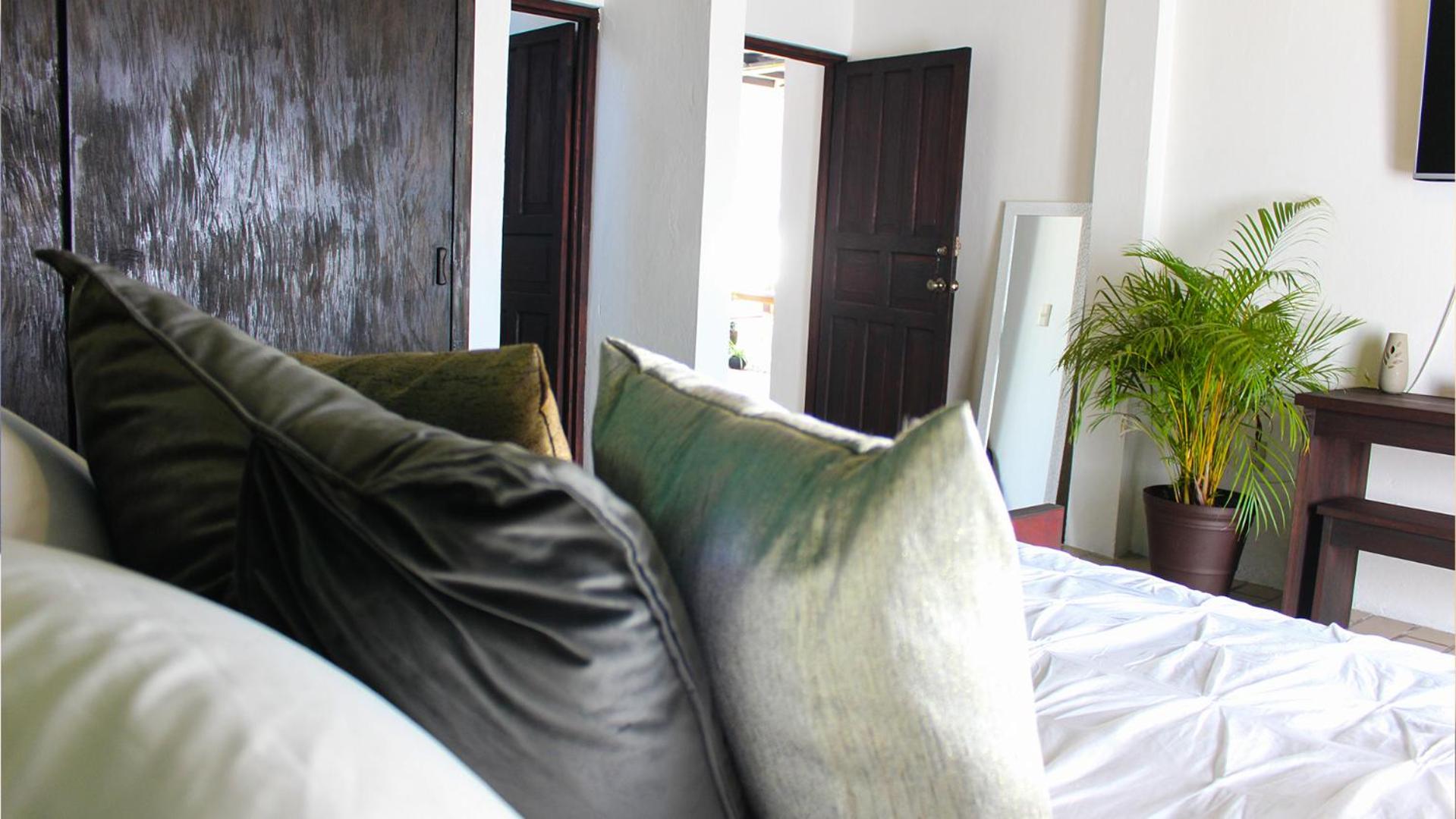 Double Room with Private Bathroom - Photo 4