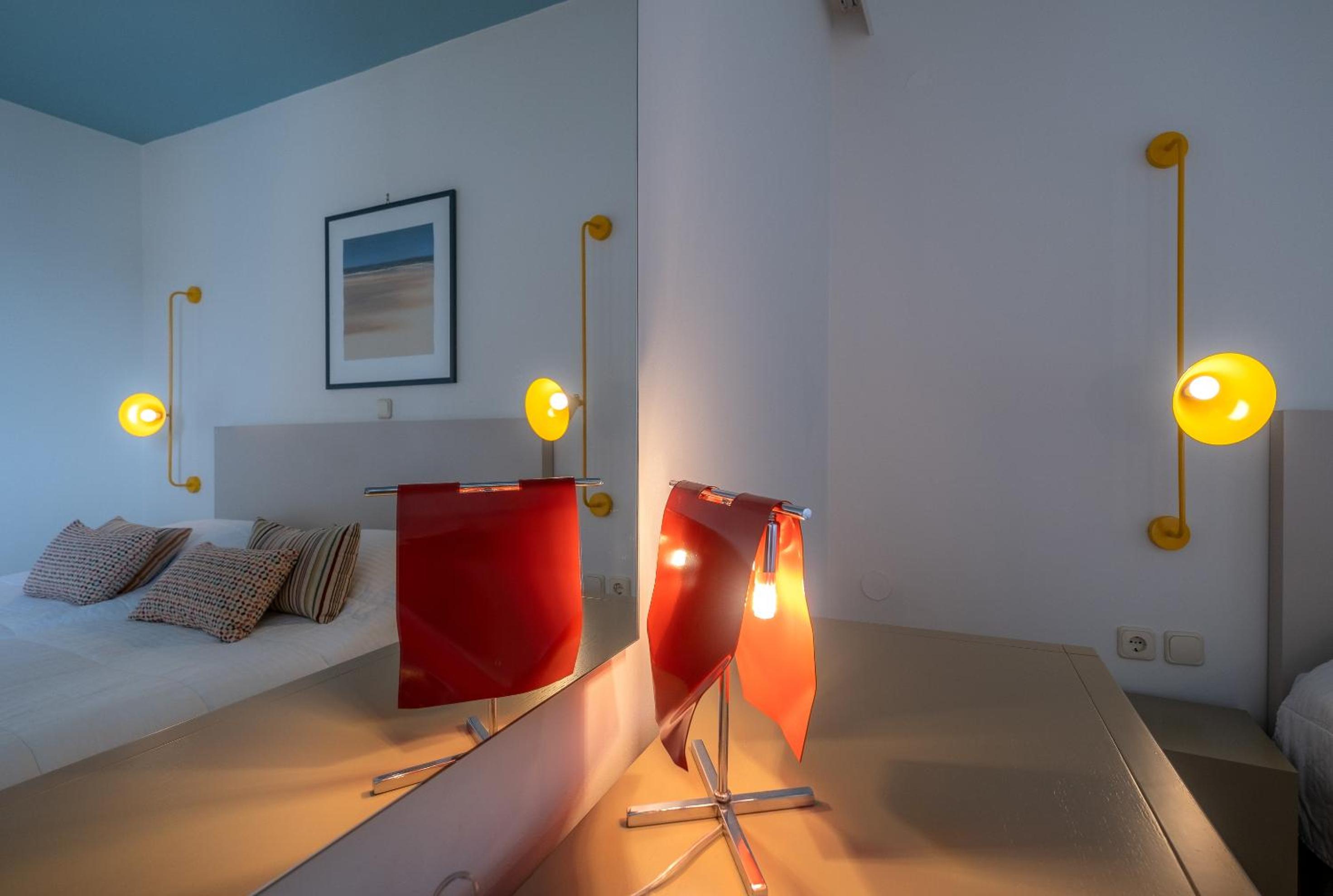 Double Room with Pool View - Photo 13
