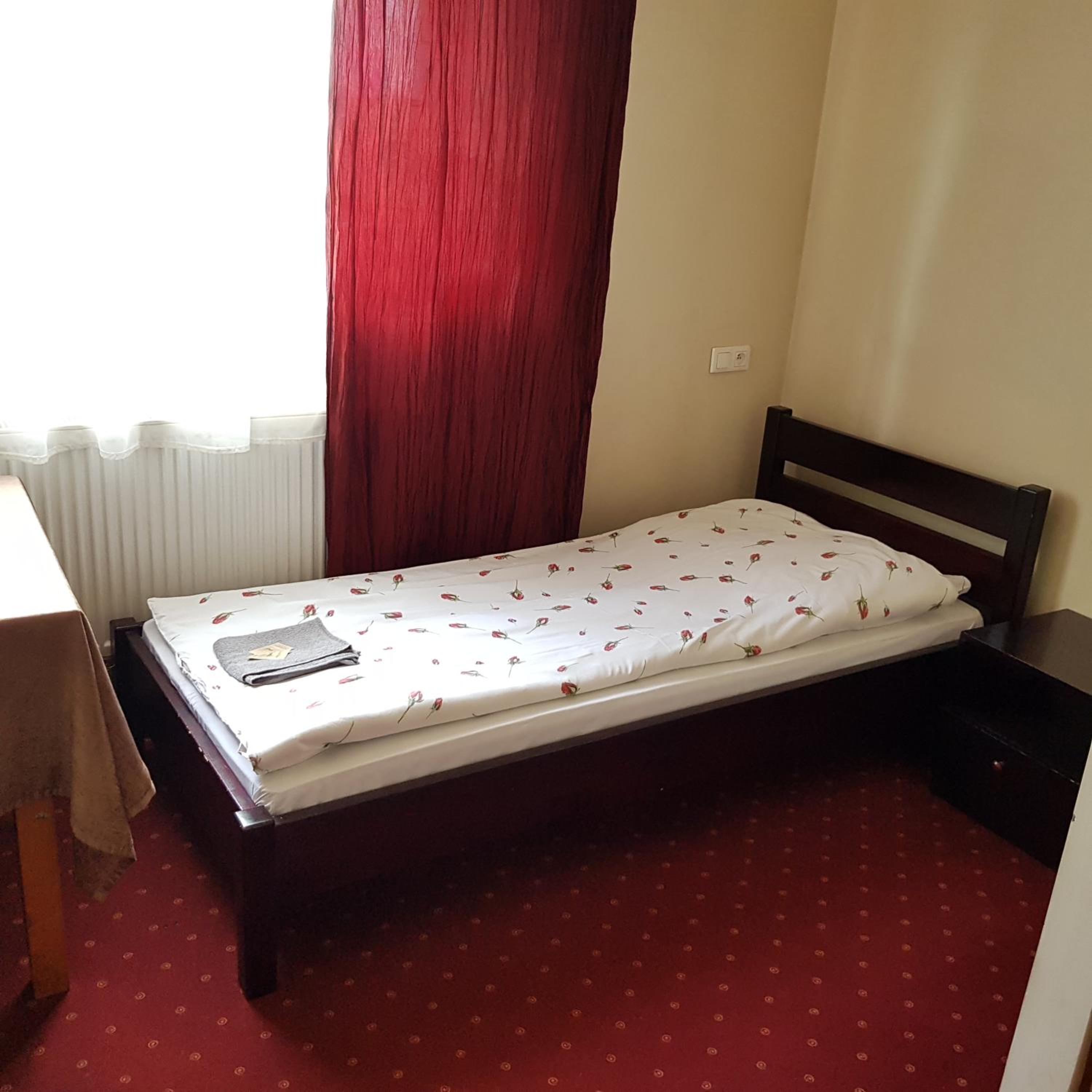 Small Single Room photo 3