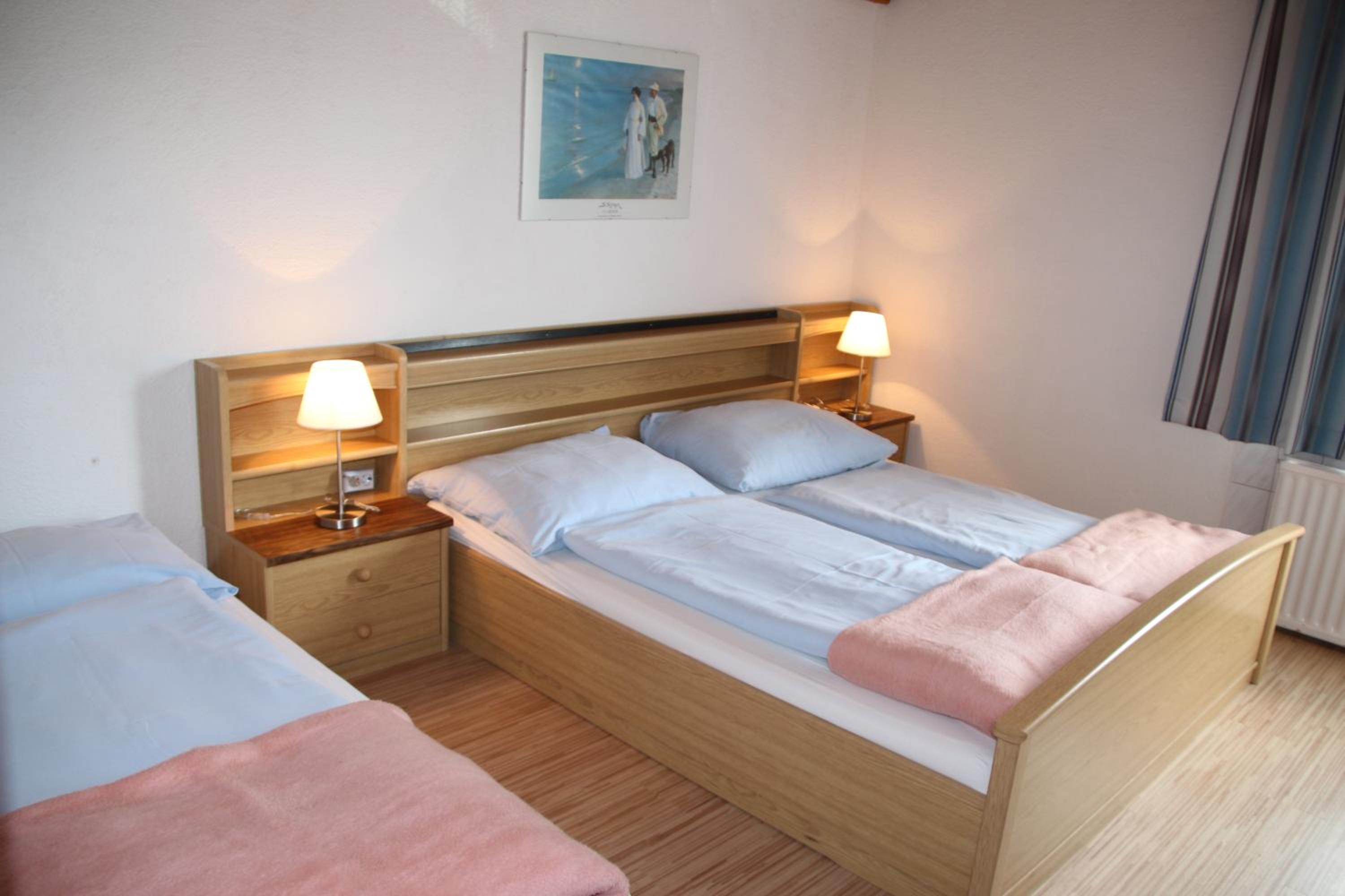 Budget Triple Room - Photo 11