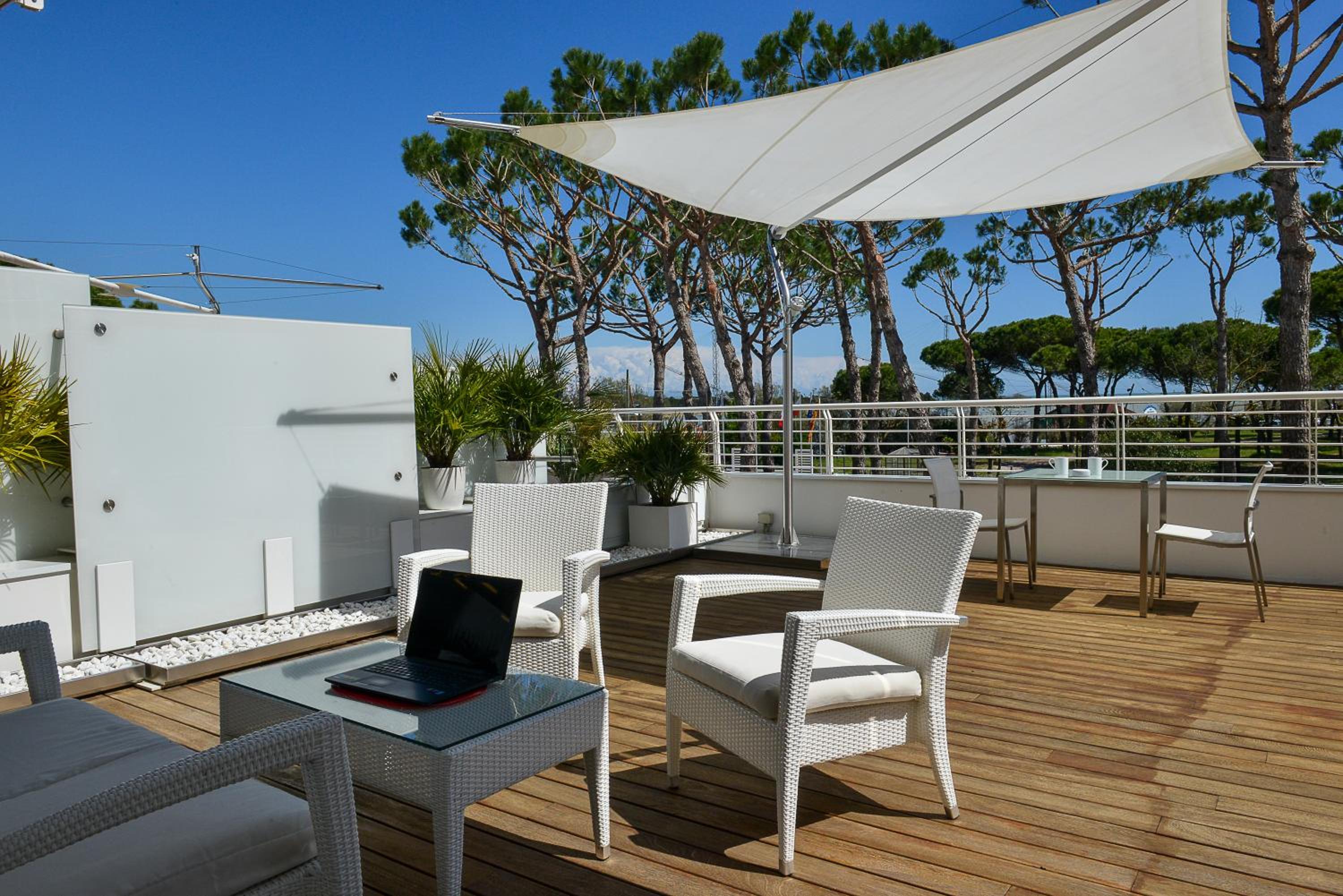 Junior Suite with Terrace - Photo 9