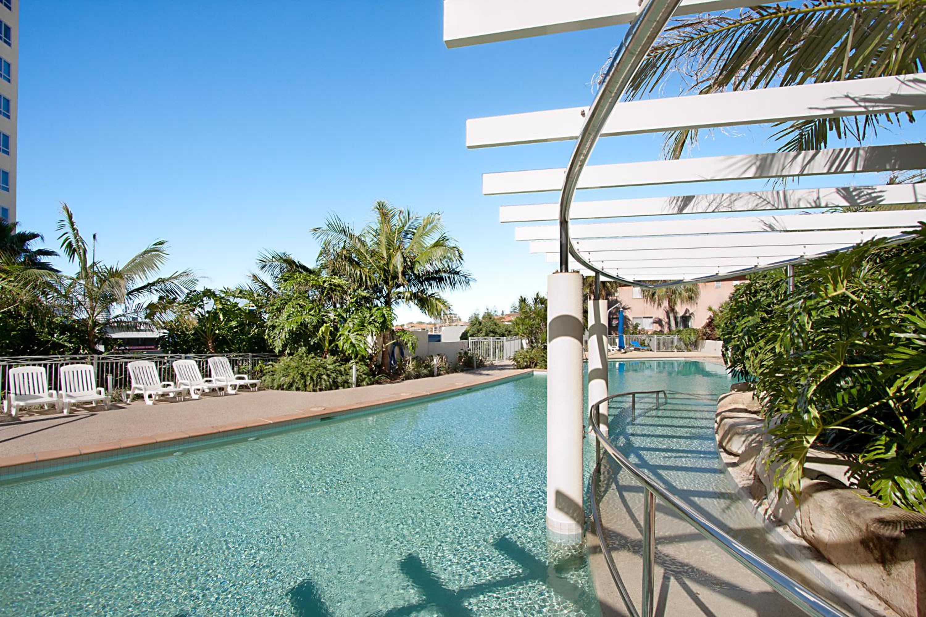 Two bedroom Apartment with Garden view - Photo 12