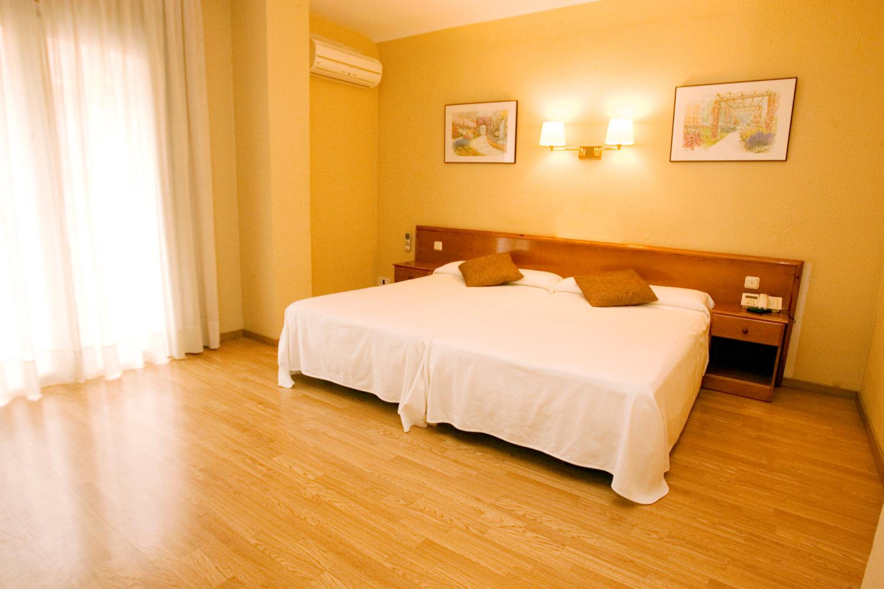 Double or Twin Room photo 3