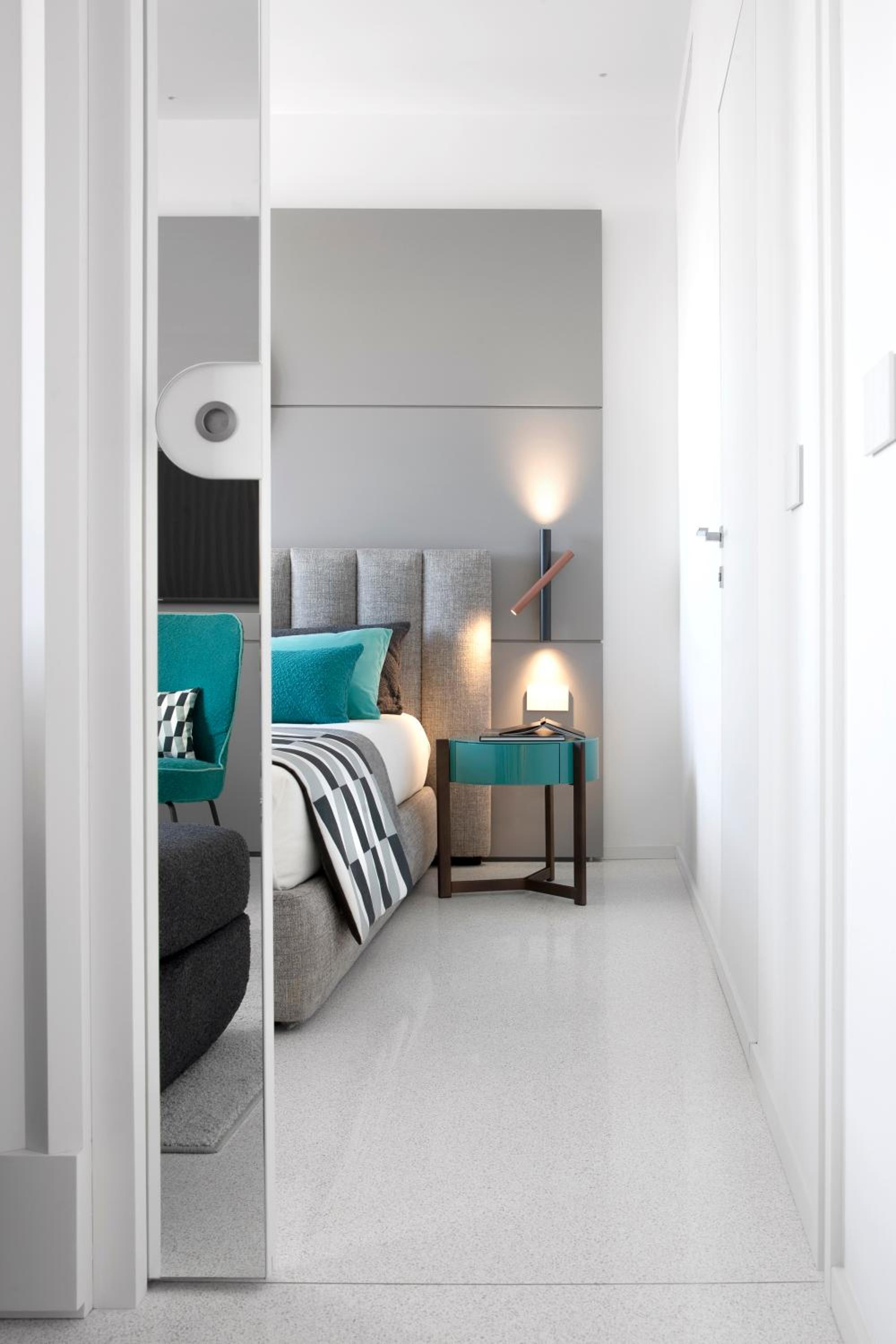 Suite with Balcony - Photo 7