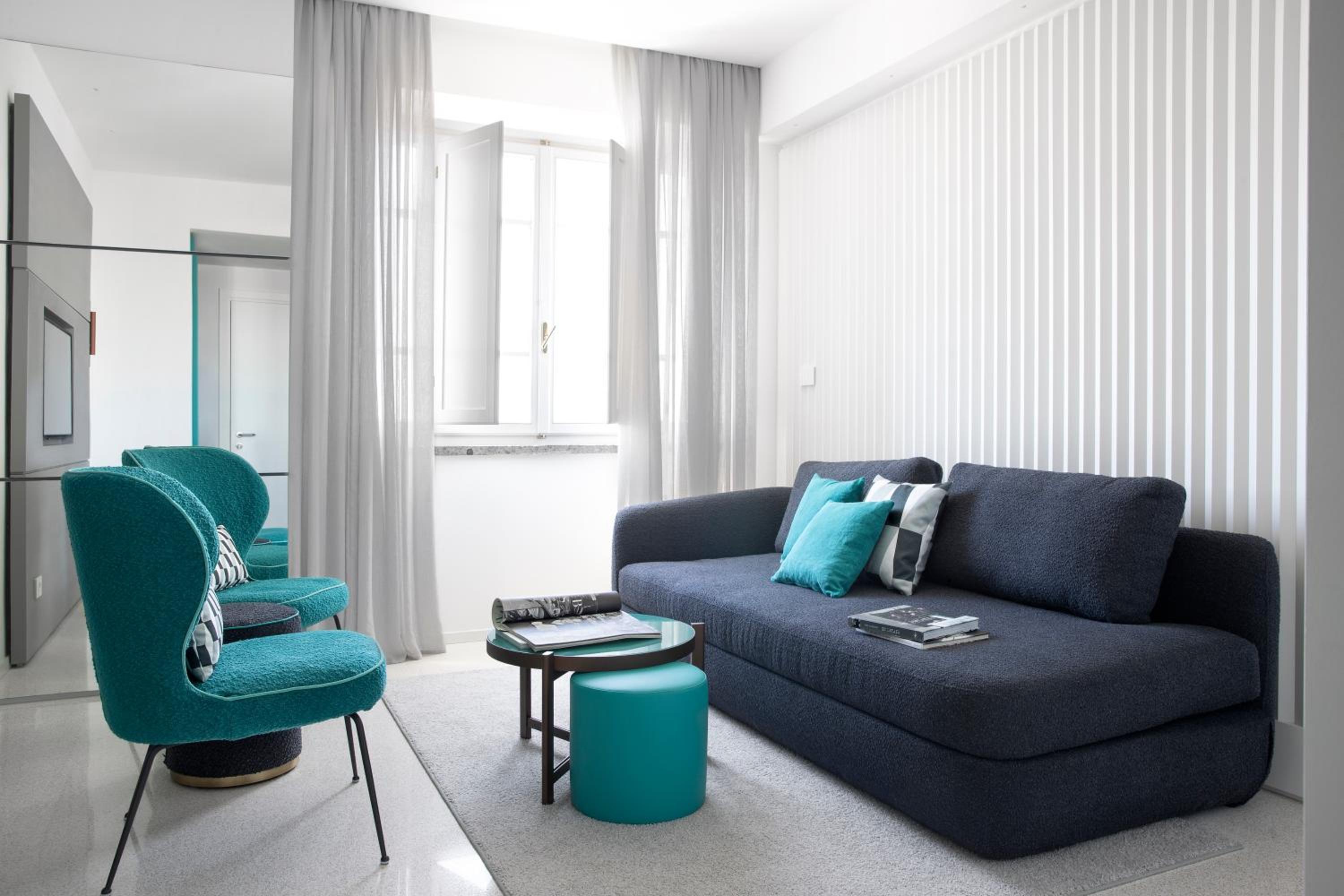 Suite with Balcony - Photo 6