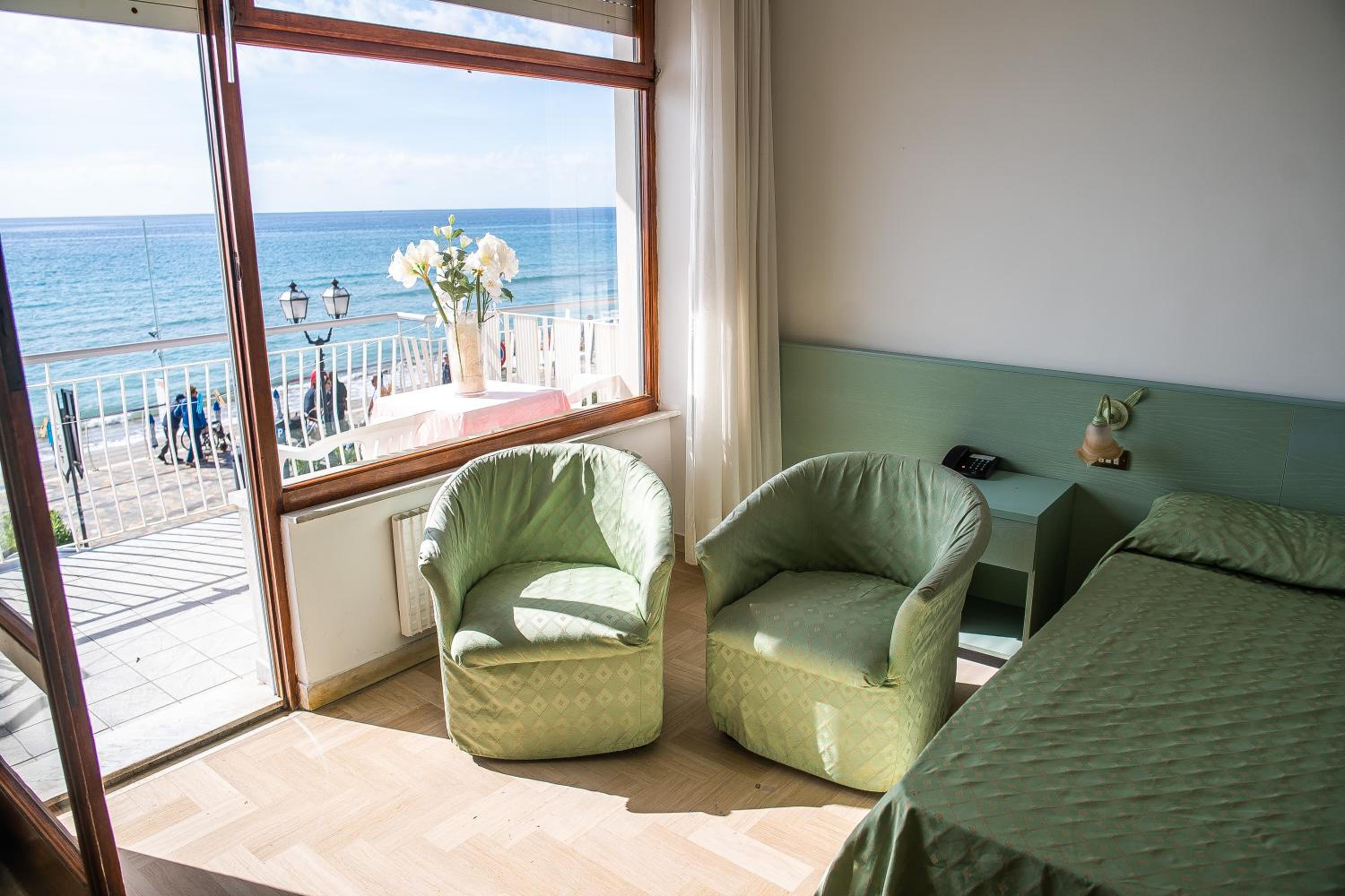 Double Room with Sea View photo 3