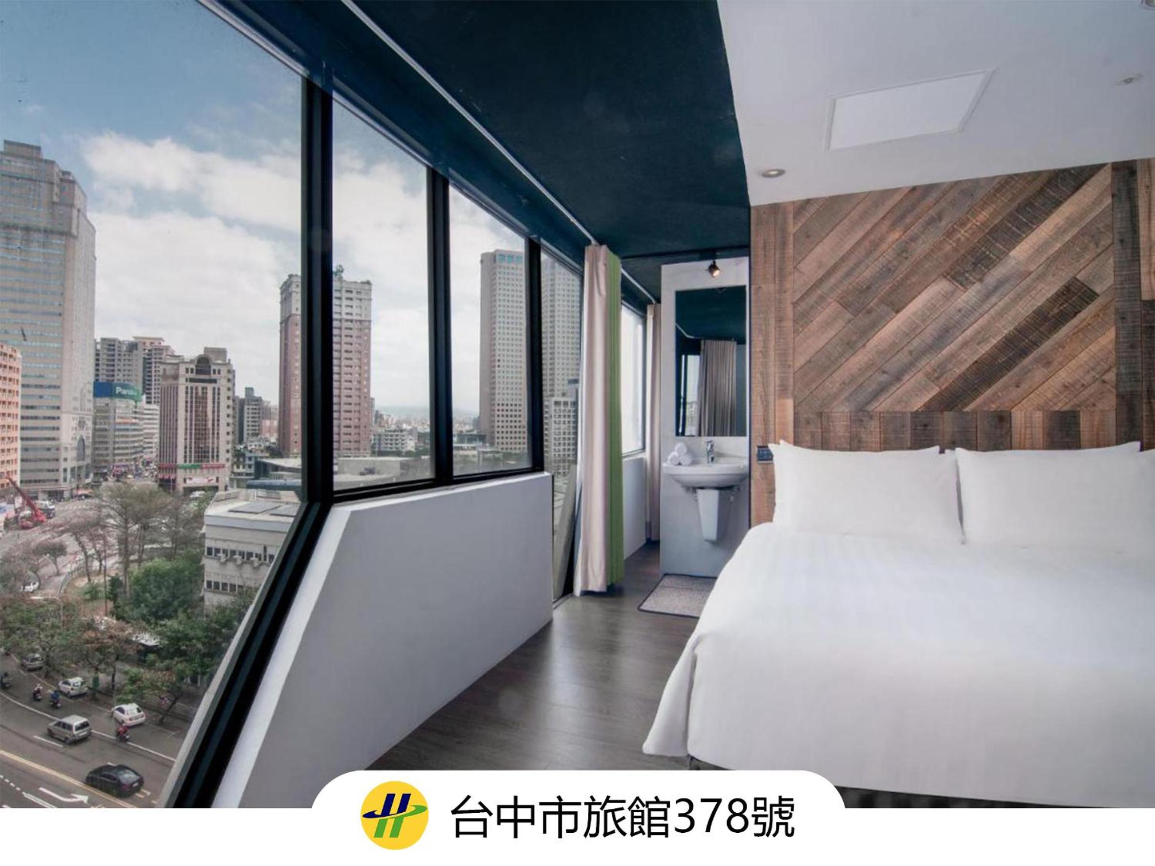 Deluxe Double Room with Parking