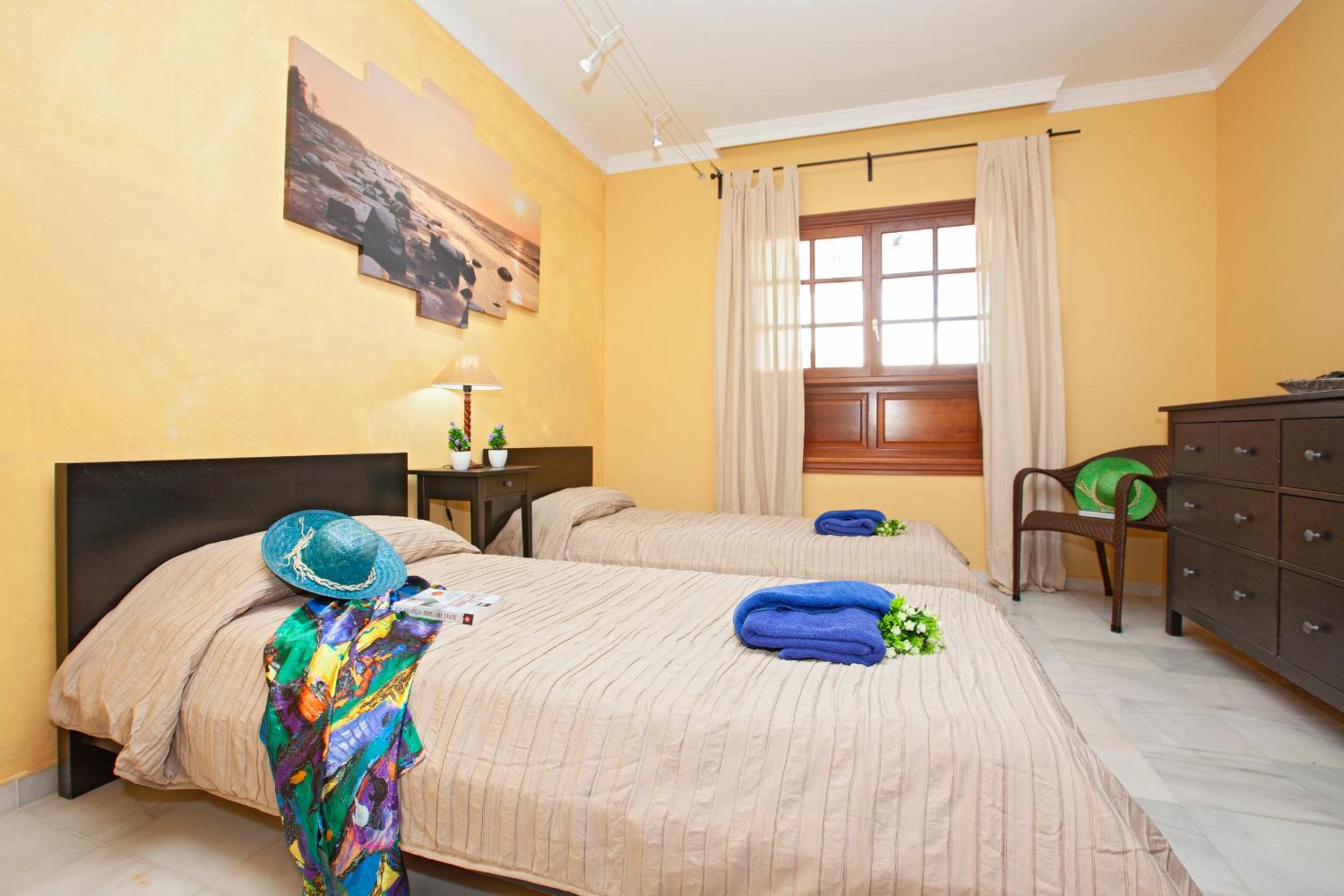 Casa adosada de tres habitaciones