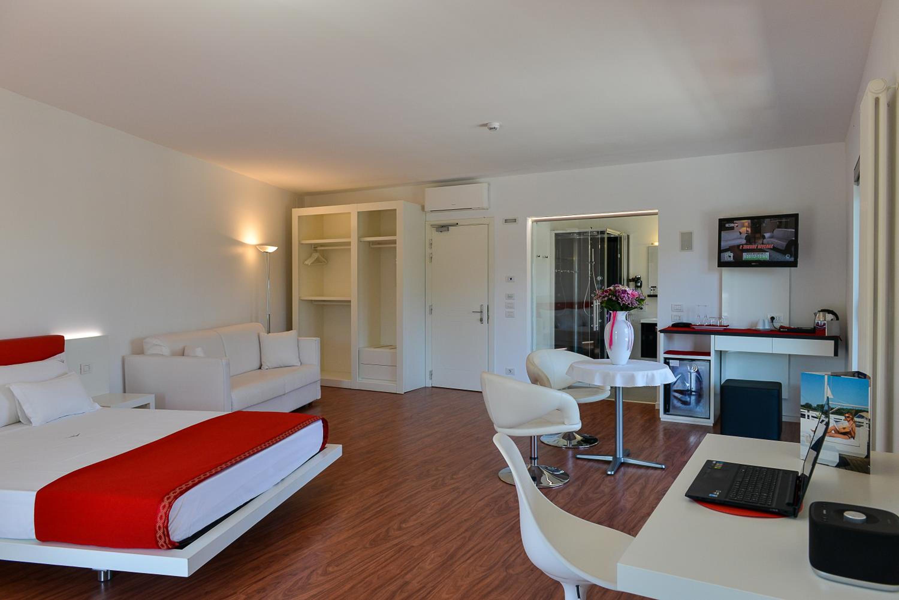 Junior Suite - Photo 12