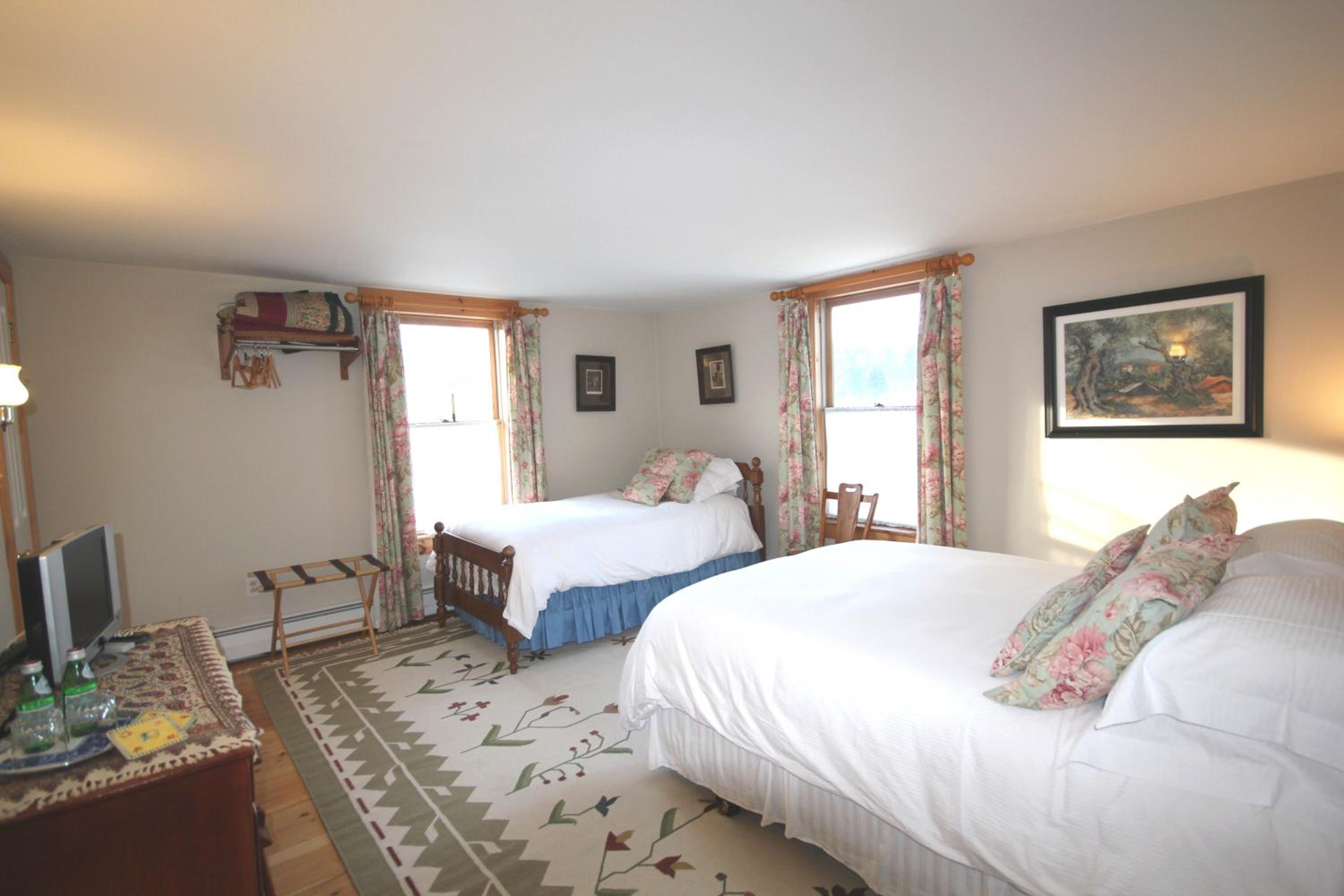 Triple Room with Private Bathroom