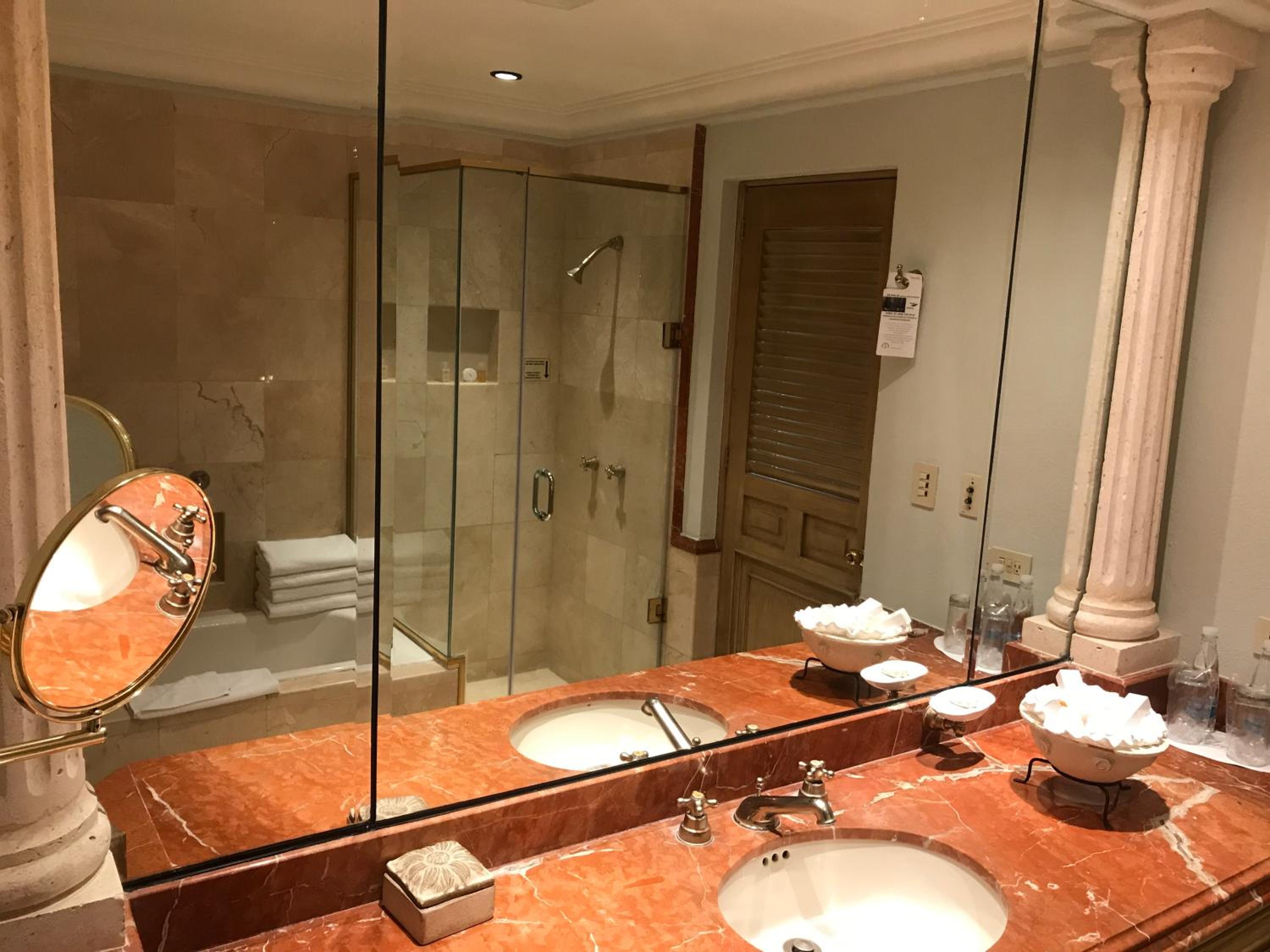 Parlor Suite All Inclusive - Photo 12