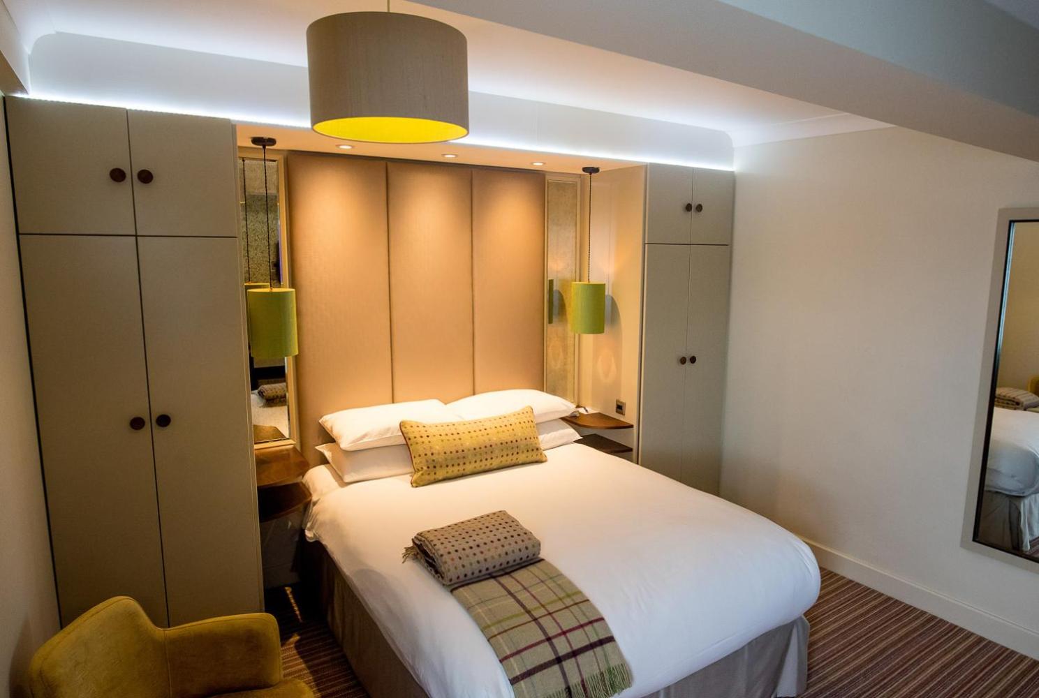 Double Room - Photo 7
