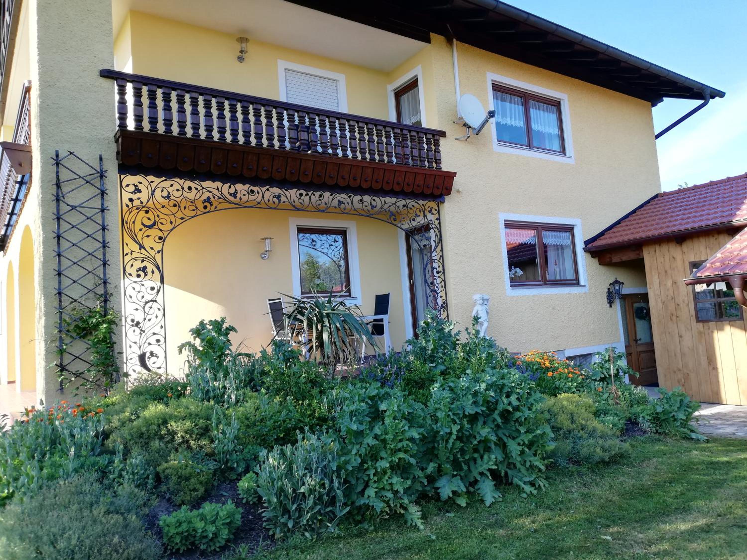 Apartment with Balcony photo 2