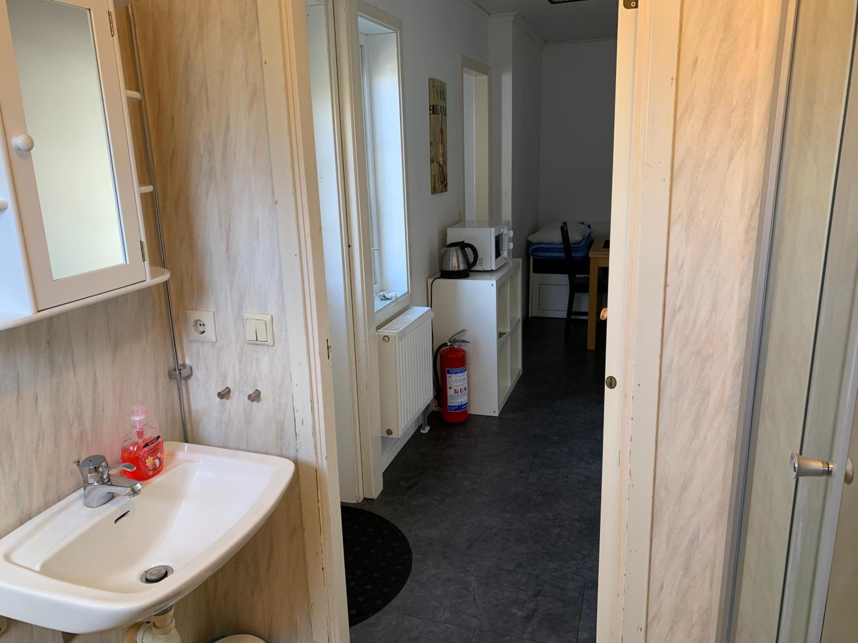 One-Bedroom Apartment - Photo 36