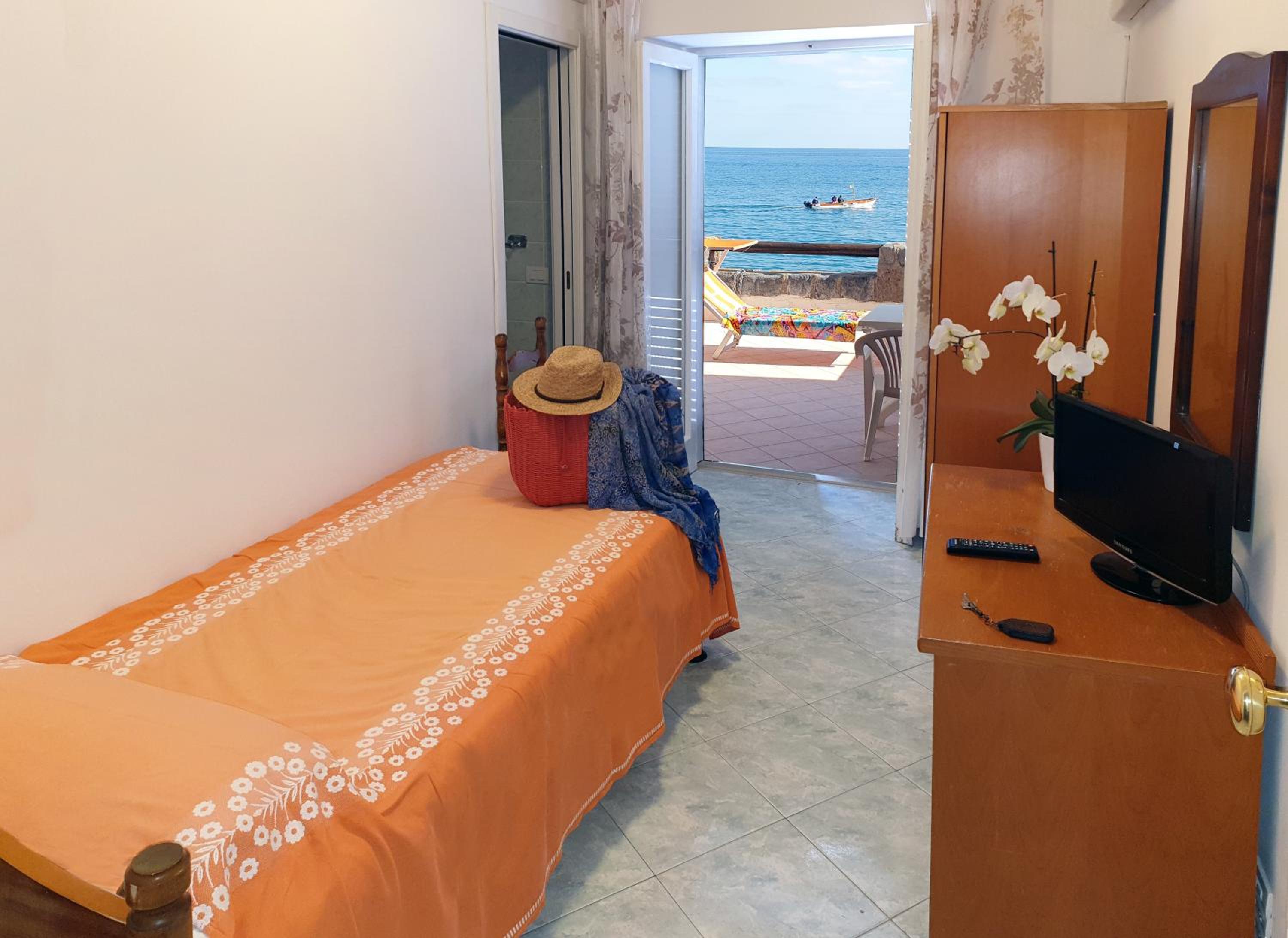 Single Room with Terrace - Sea View
