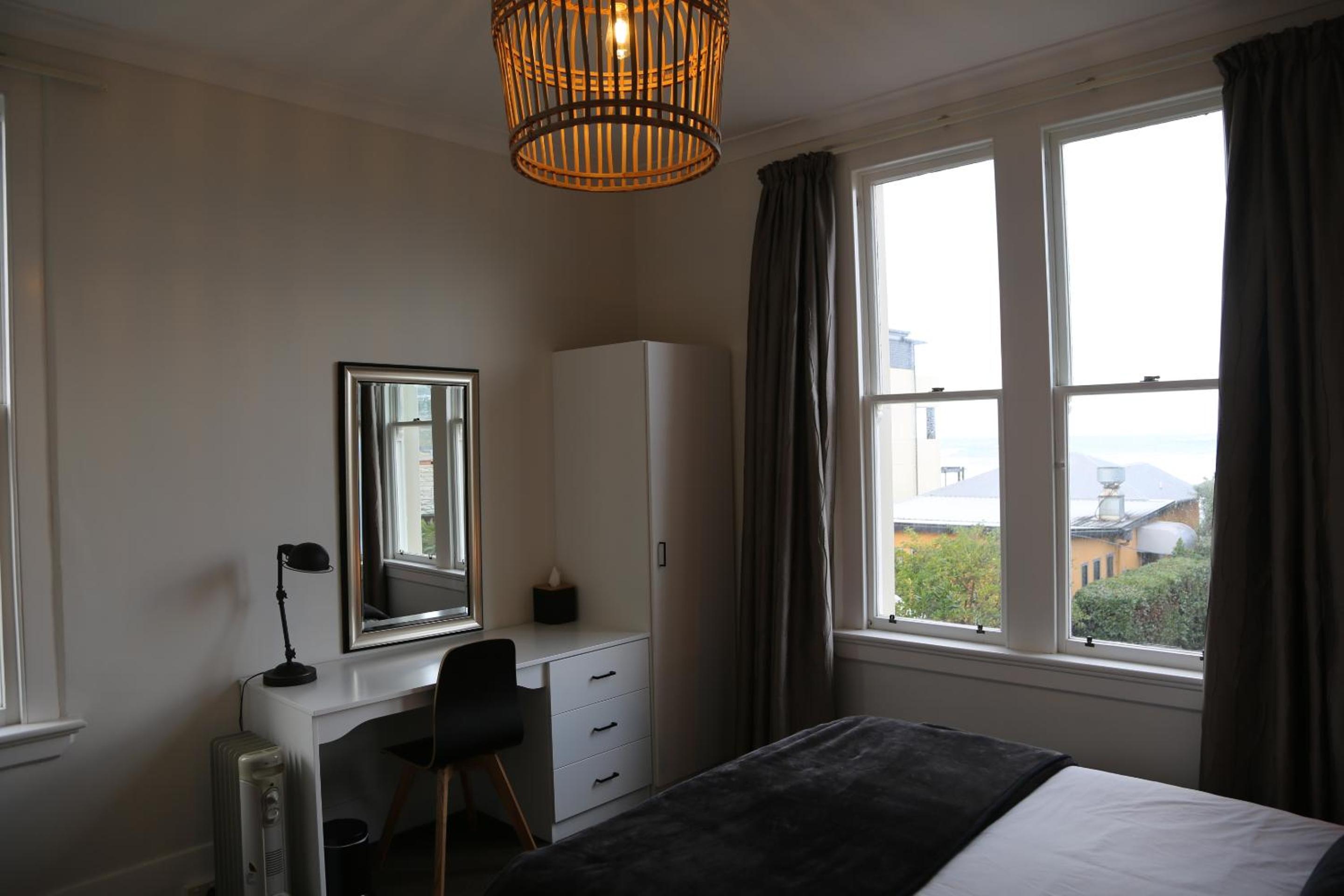 One-Bedroom Apartment With Partial Sea View photo 2