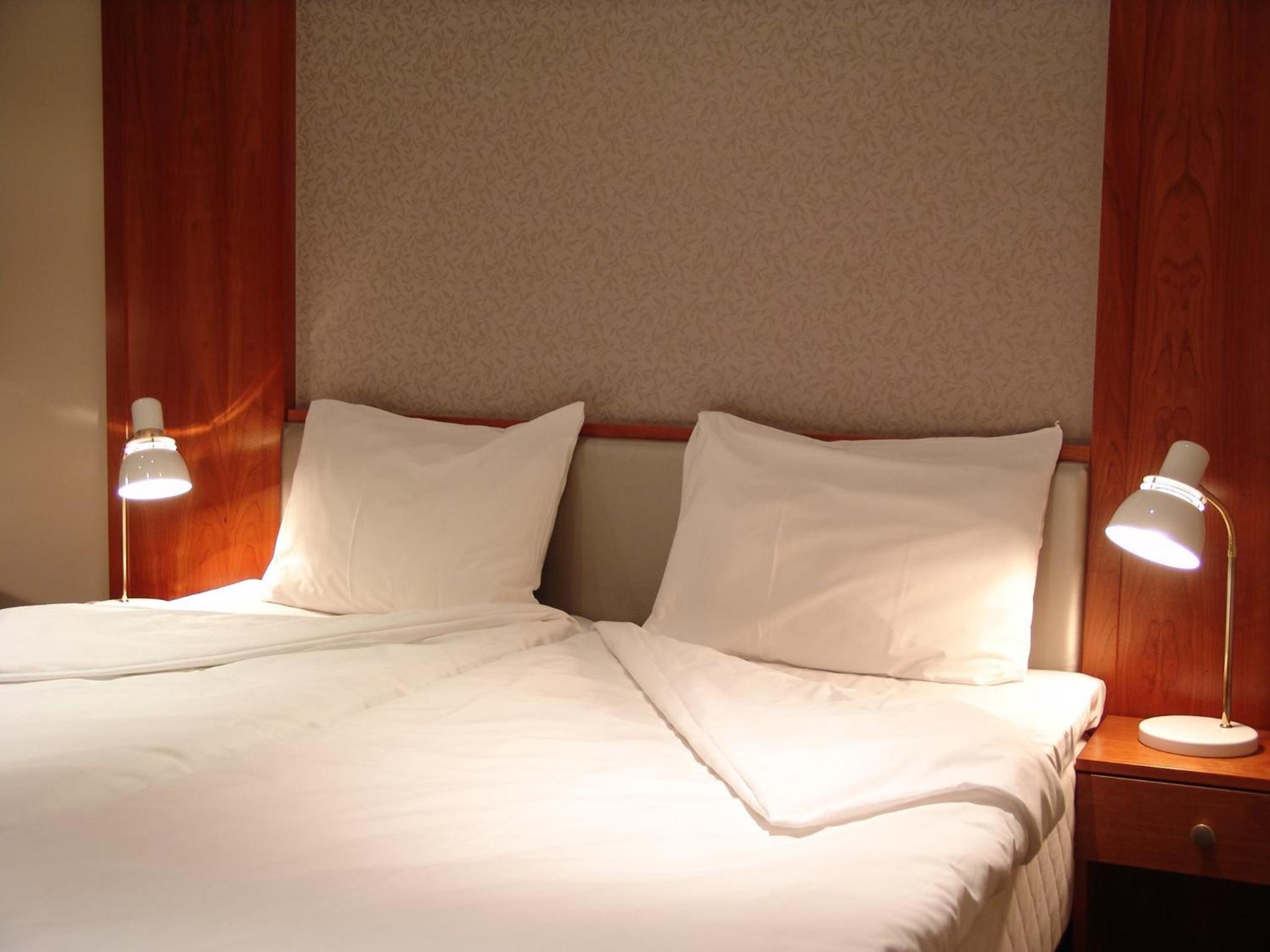 Twin Room - Photo 2