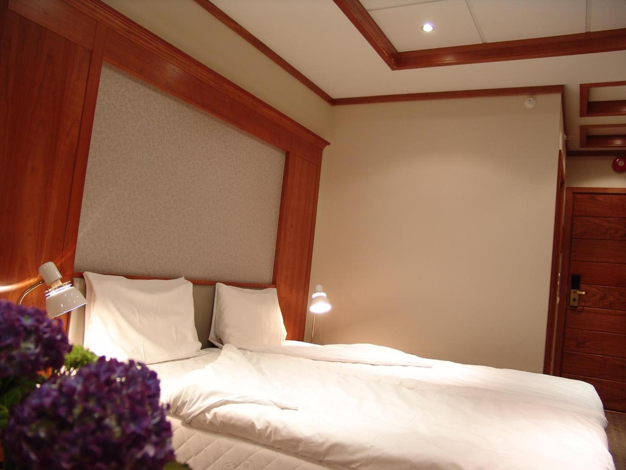 Twin Room - Photo 4