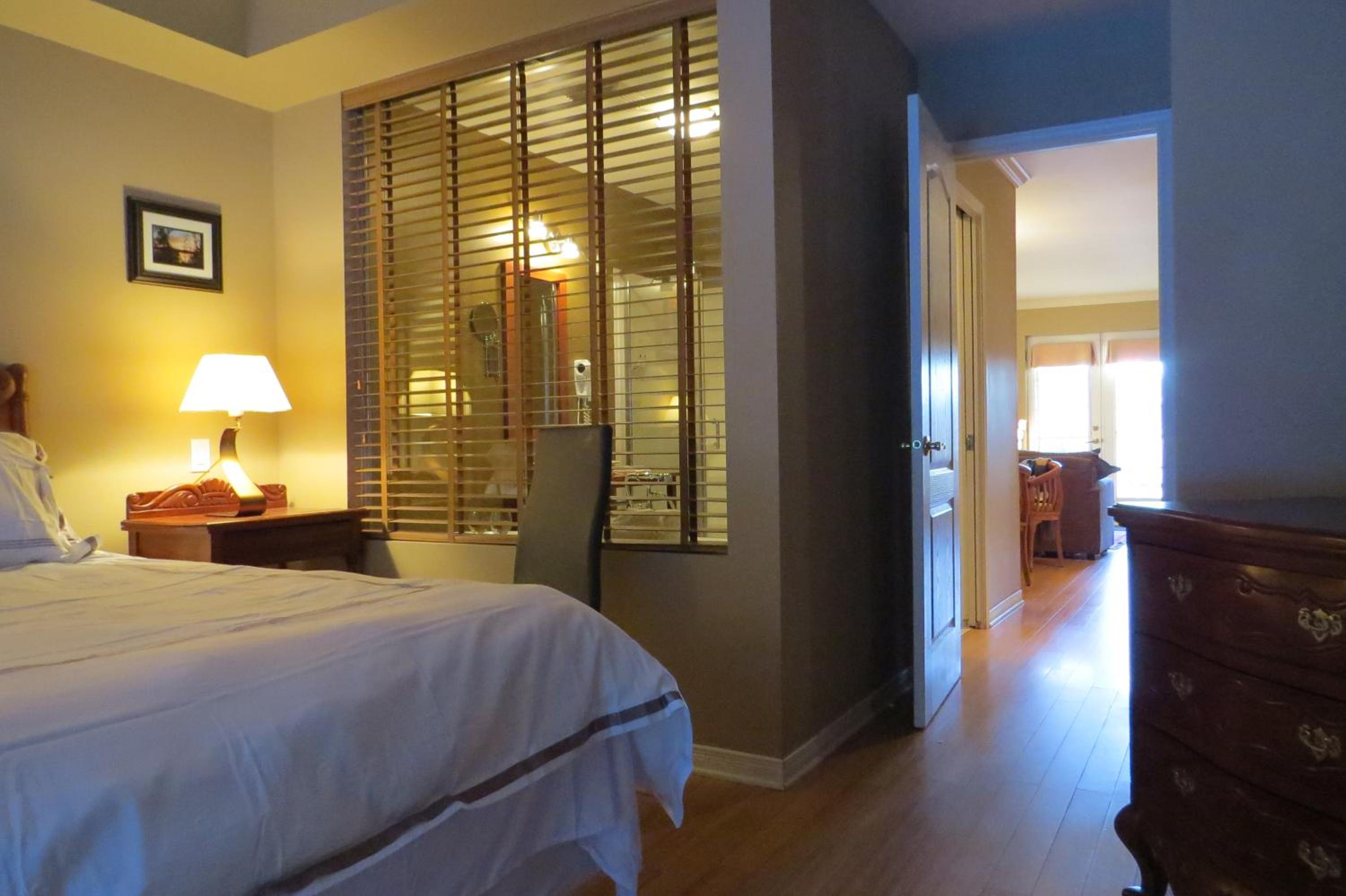 Apartment with Mountain View photo 3