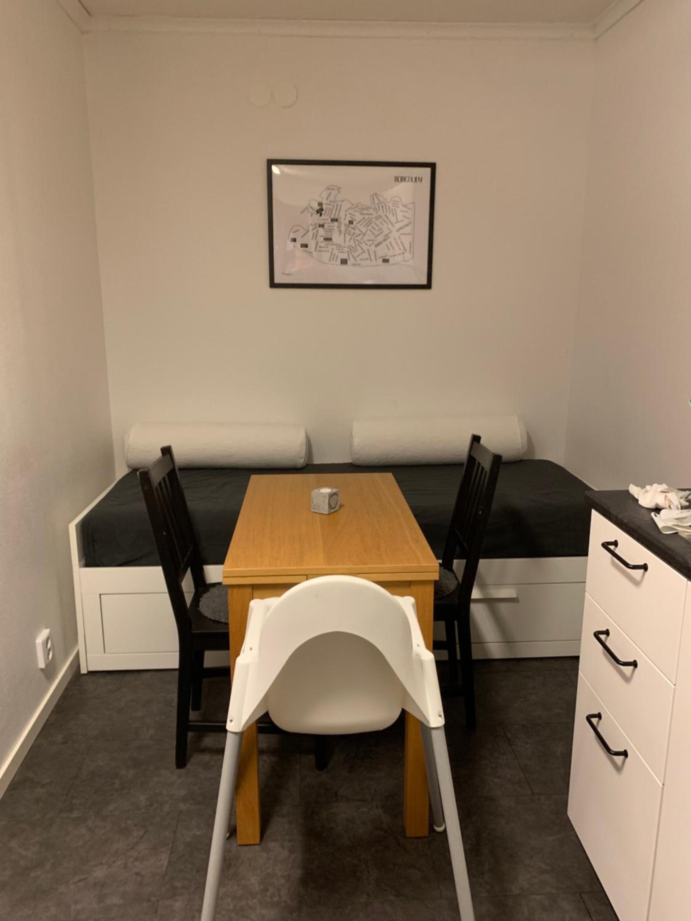 One-Bedroom Apartment - Photo 12