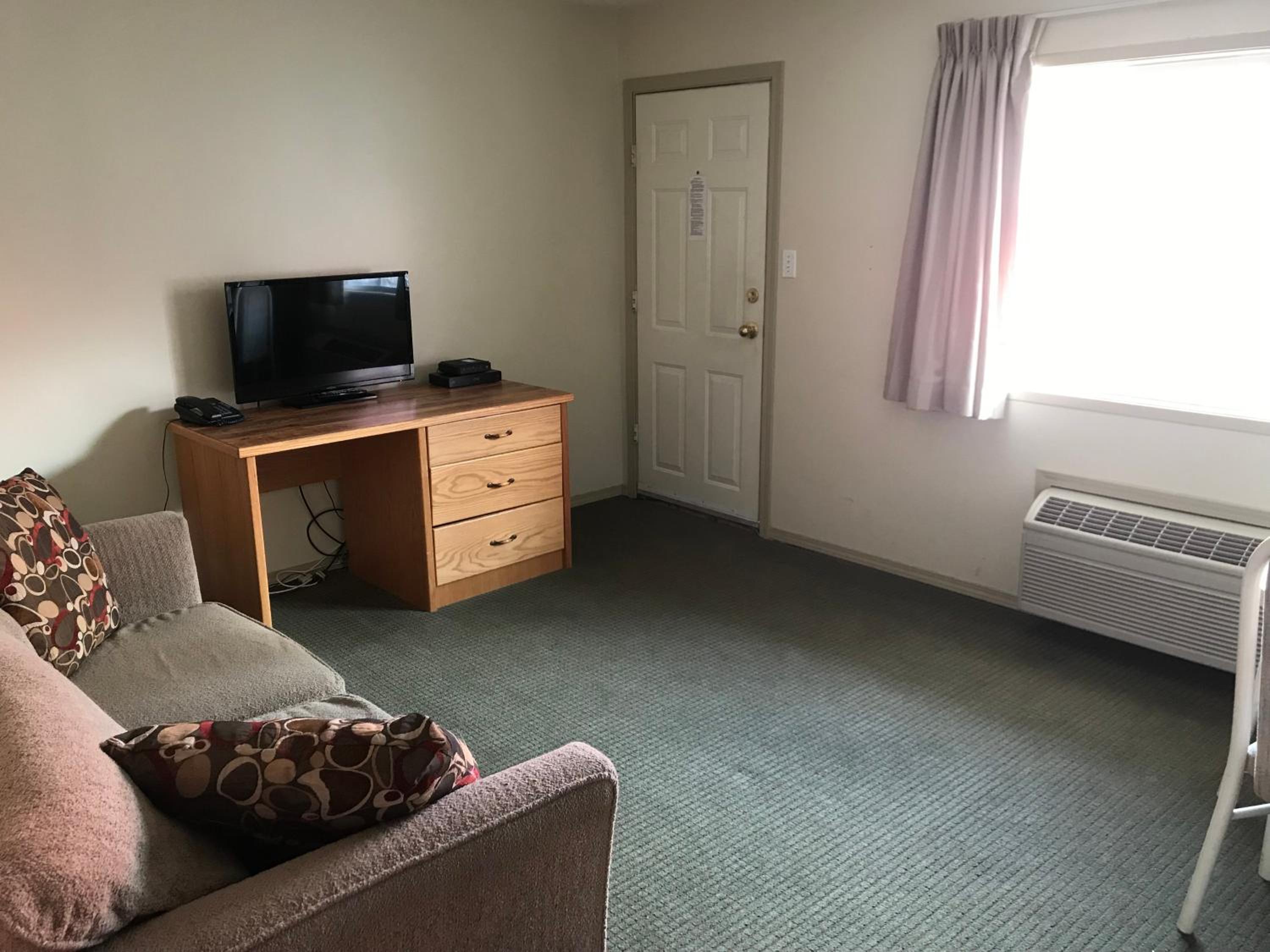 King Suite - Non Pet Friendly - Photo 2