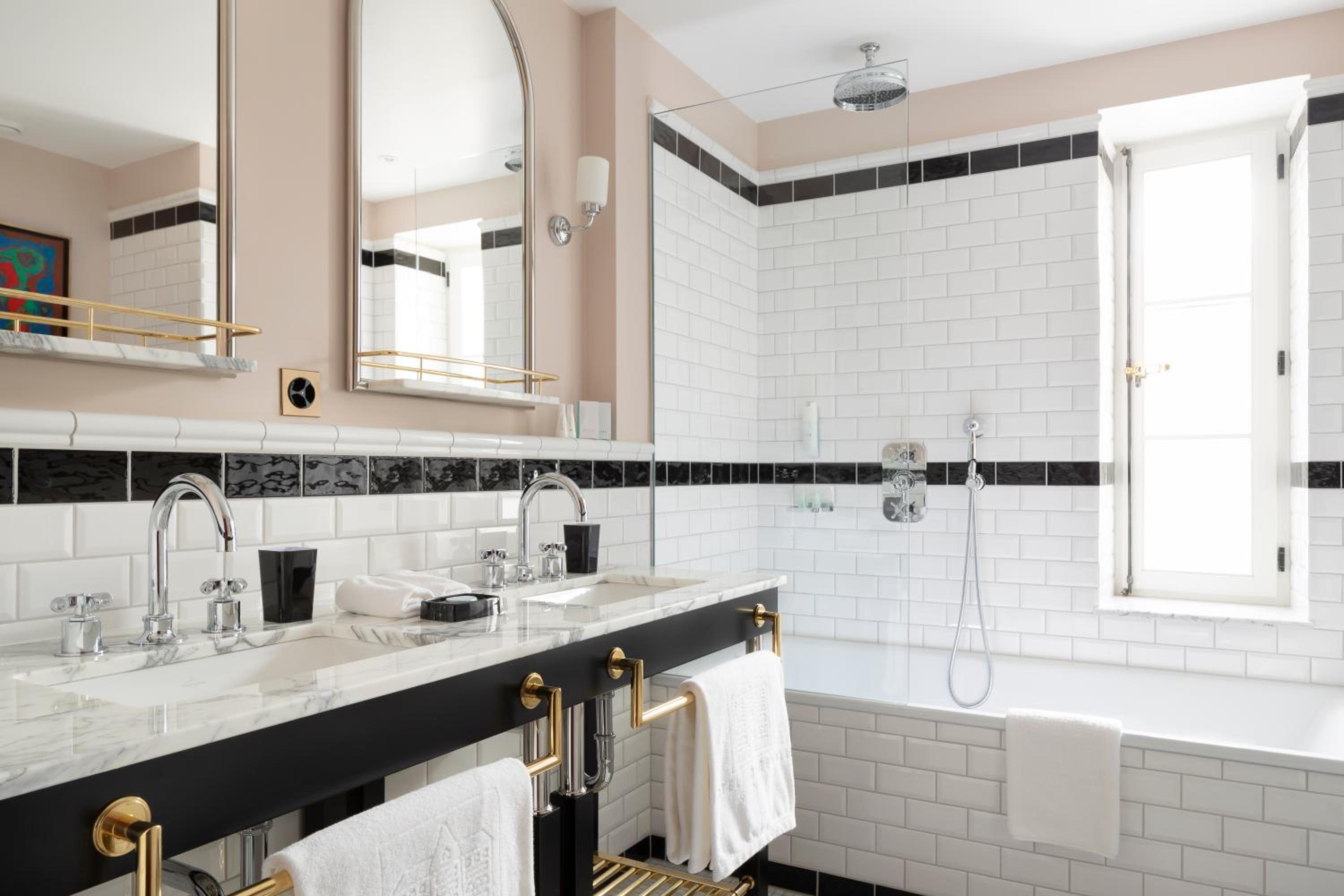 Superior Double Room with Bath or Shower - Photo 4