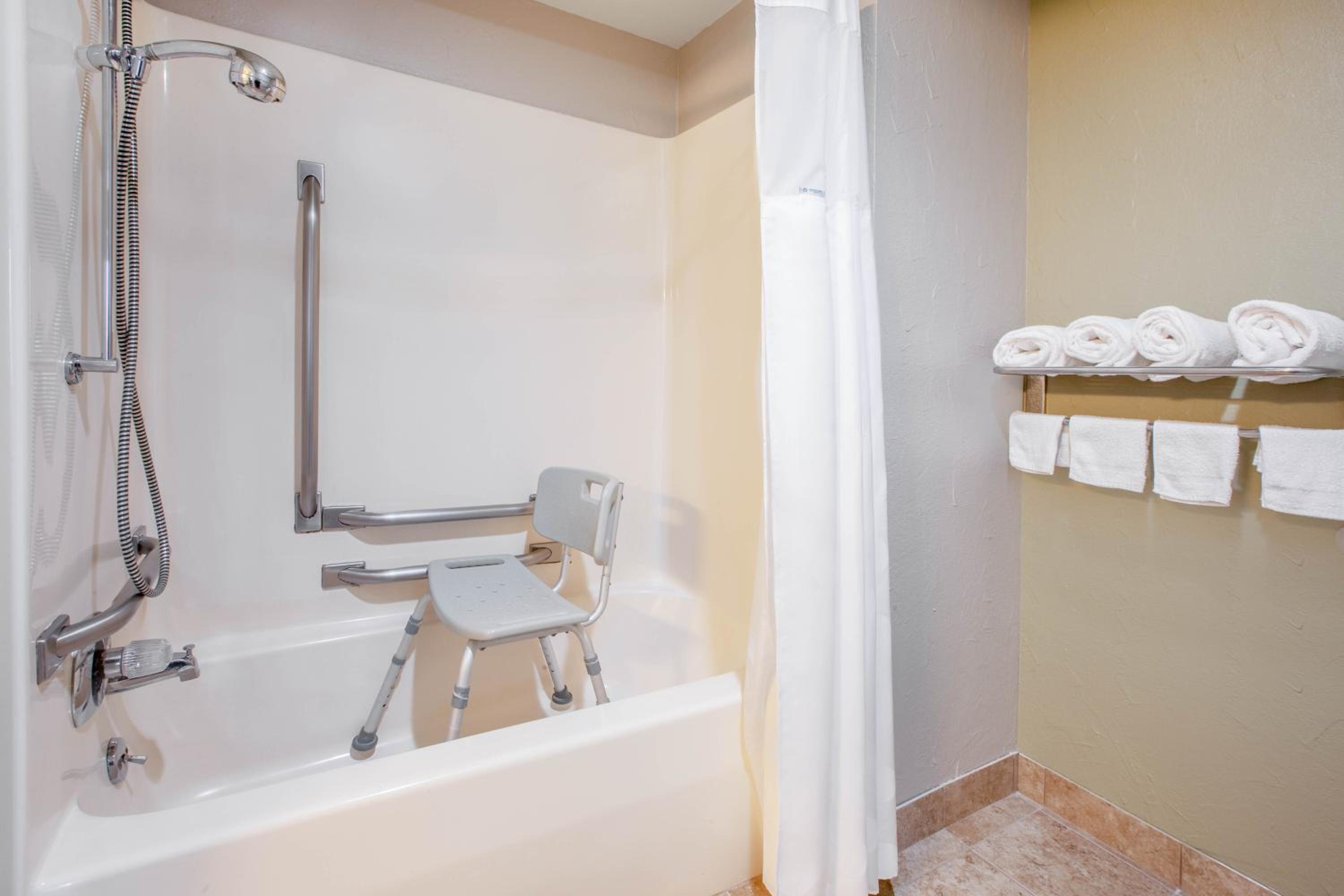 Queen Room - Disability Access/Non-Smoking - Photo 2
