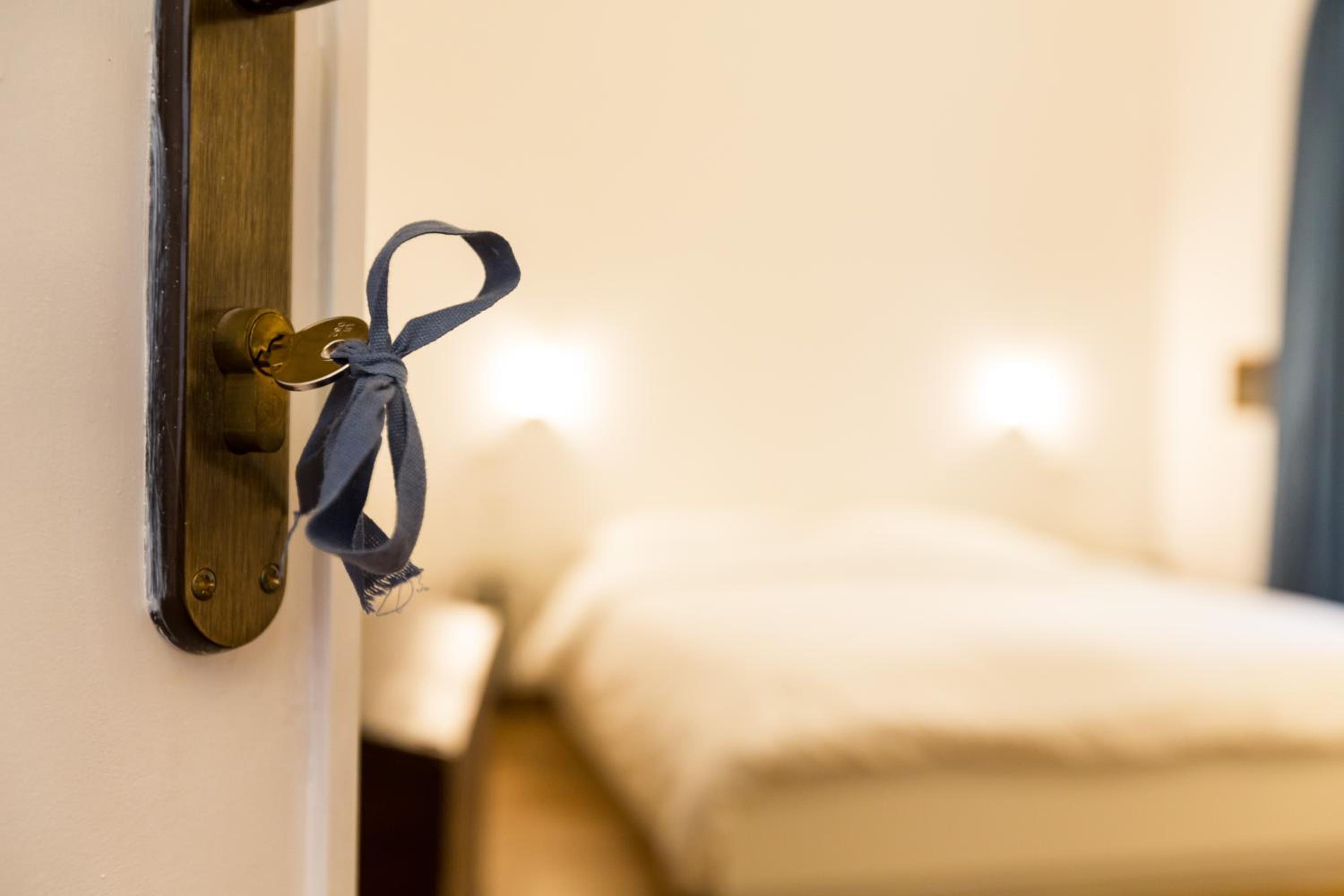 Deluxe Room - Photo 9