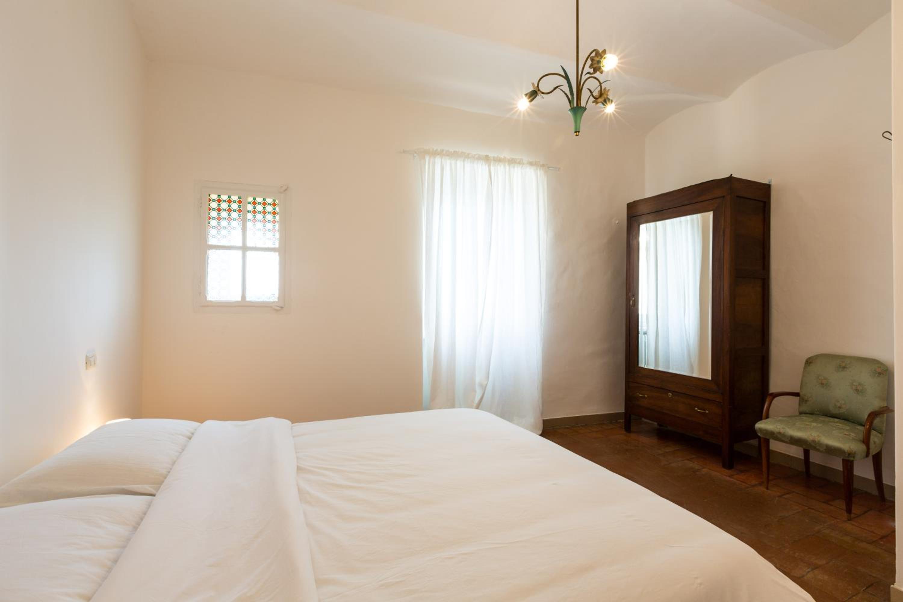 Deluxe Family Suite - Photo 3