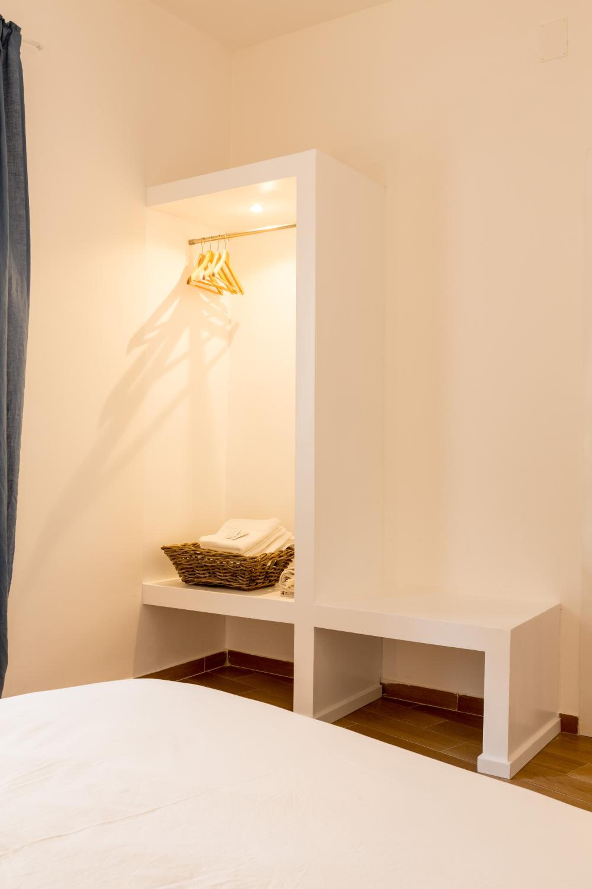 Deluxe Room - Photo 15
