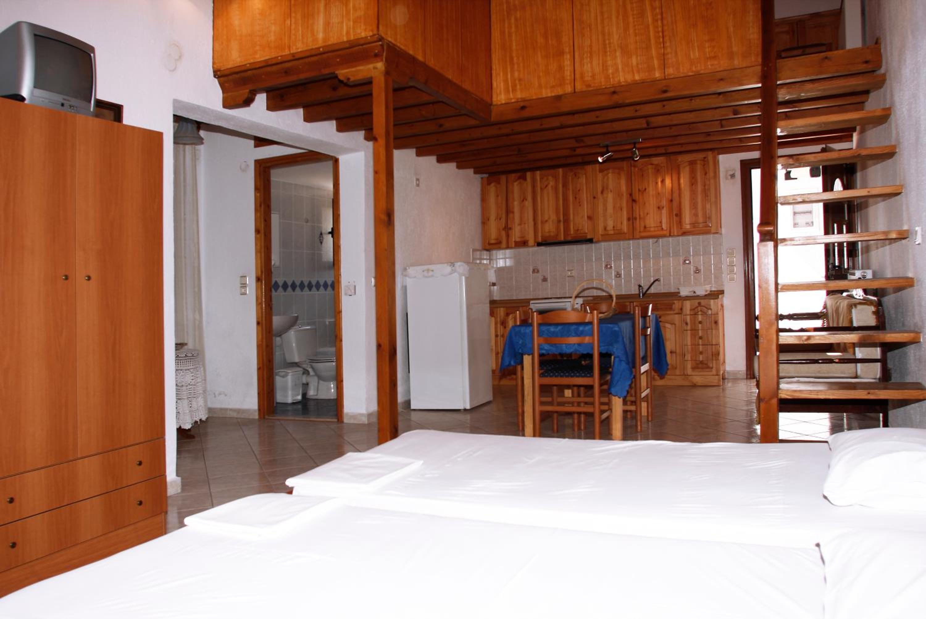 Apartment - Split Level (2-4 Adults) photo 3