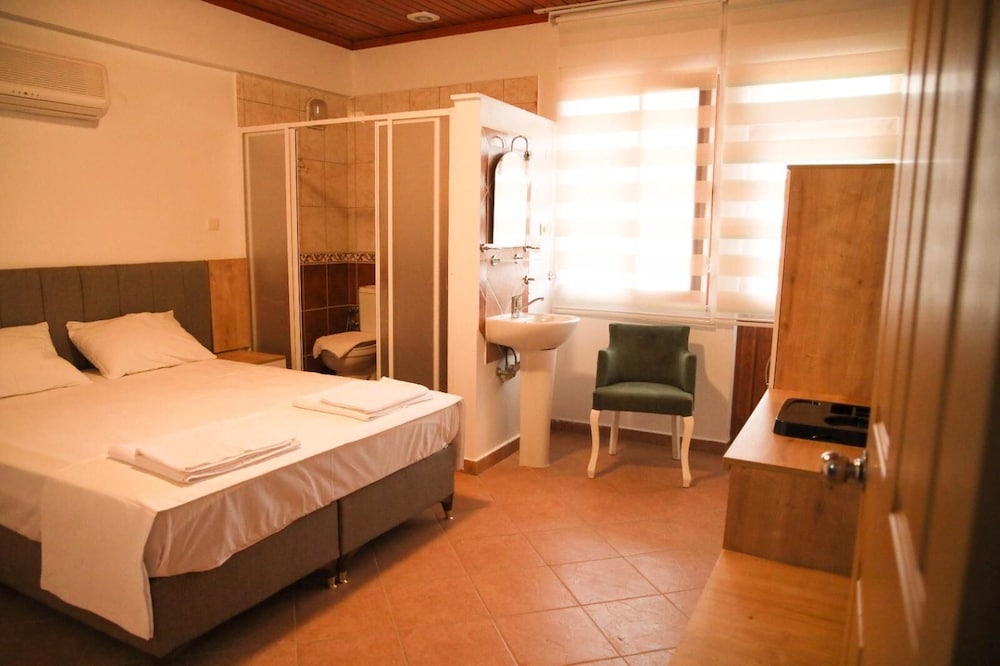 Classic Double Room, Balcony, Lake View photo 1