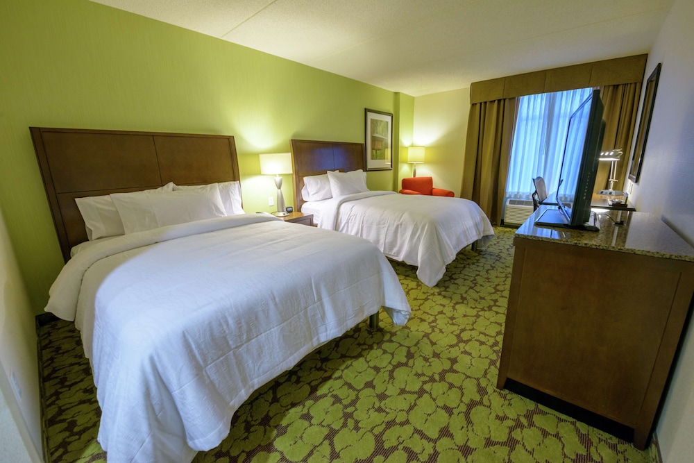 Room, 2 Queen Beds, Accessible (Hearing) - Photo 1