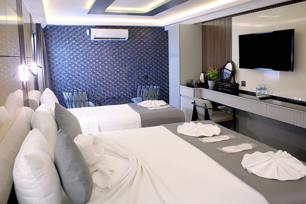 Luxury Triple Room photo 2