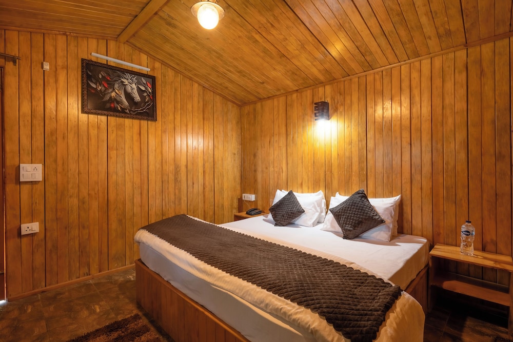 Wood Cabin photo 2