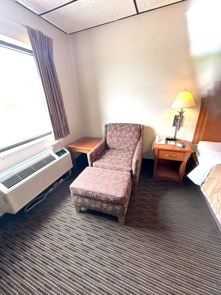 One-Bedroom King Suite with Sleeper Sofa photo 1