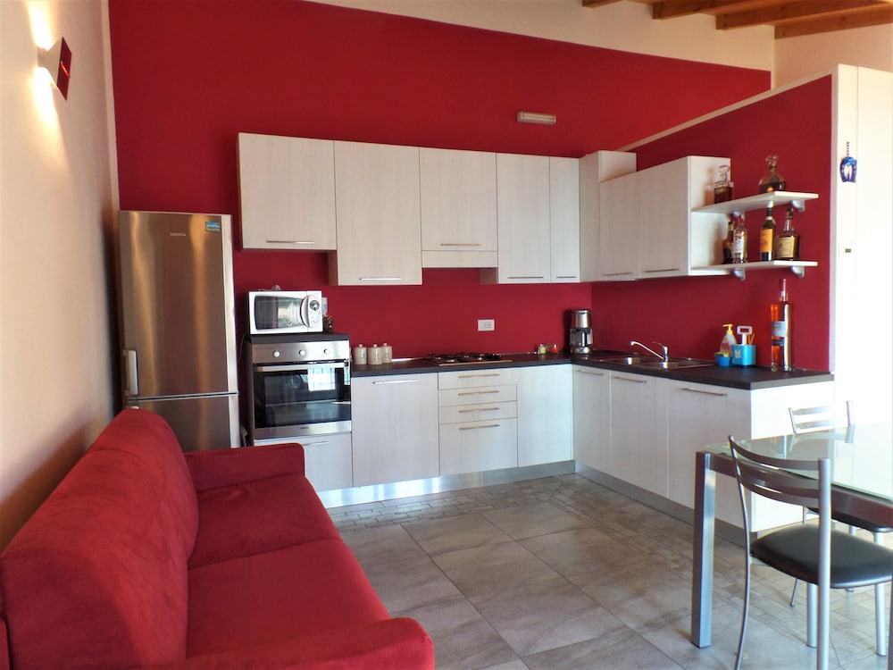 House, 1 Bedroom photo 2