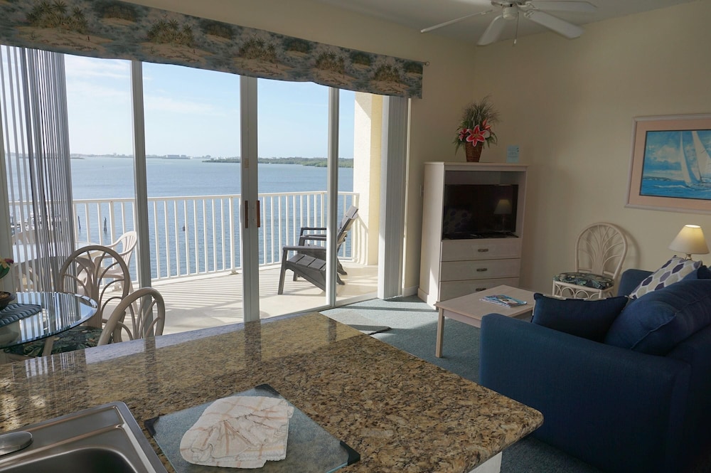 Condo, 1 Bedroom, Balcony (Sofabed) photo 3