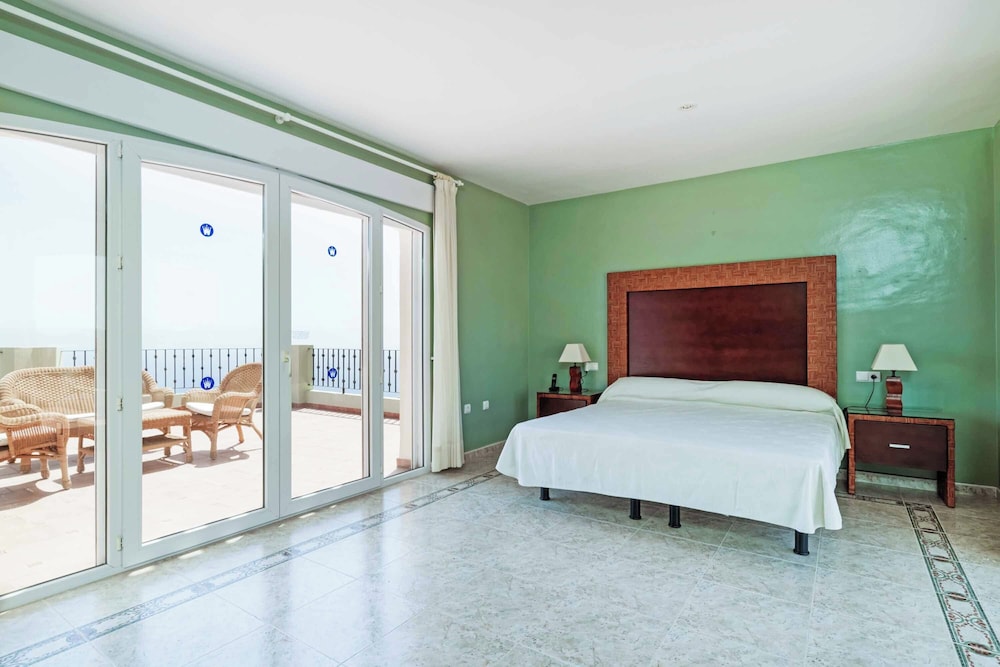 Villa (4 Bedrooms) photo 3