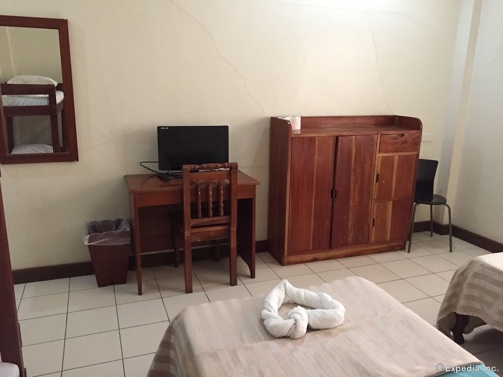 Quadruple Room - Photo 7