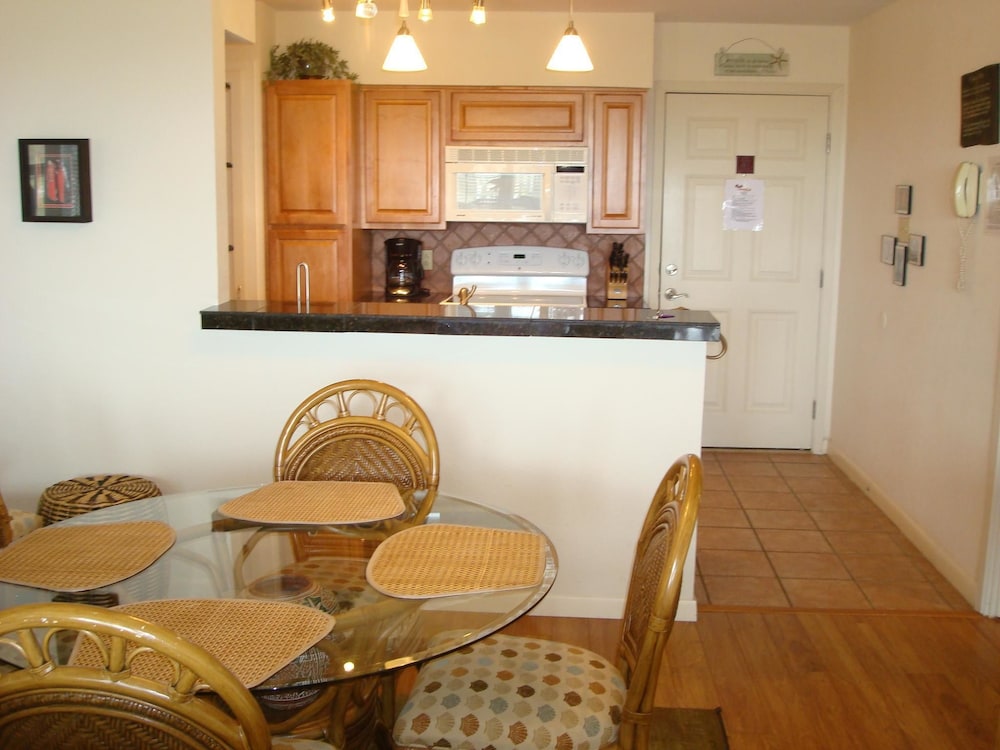 Condo, 2 Bedrooms photo 2